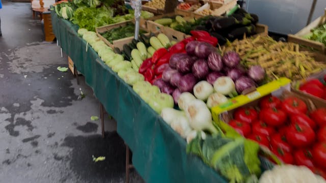 Organic farmers market in Paris