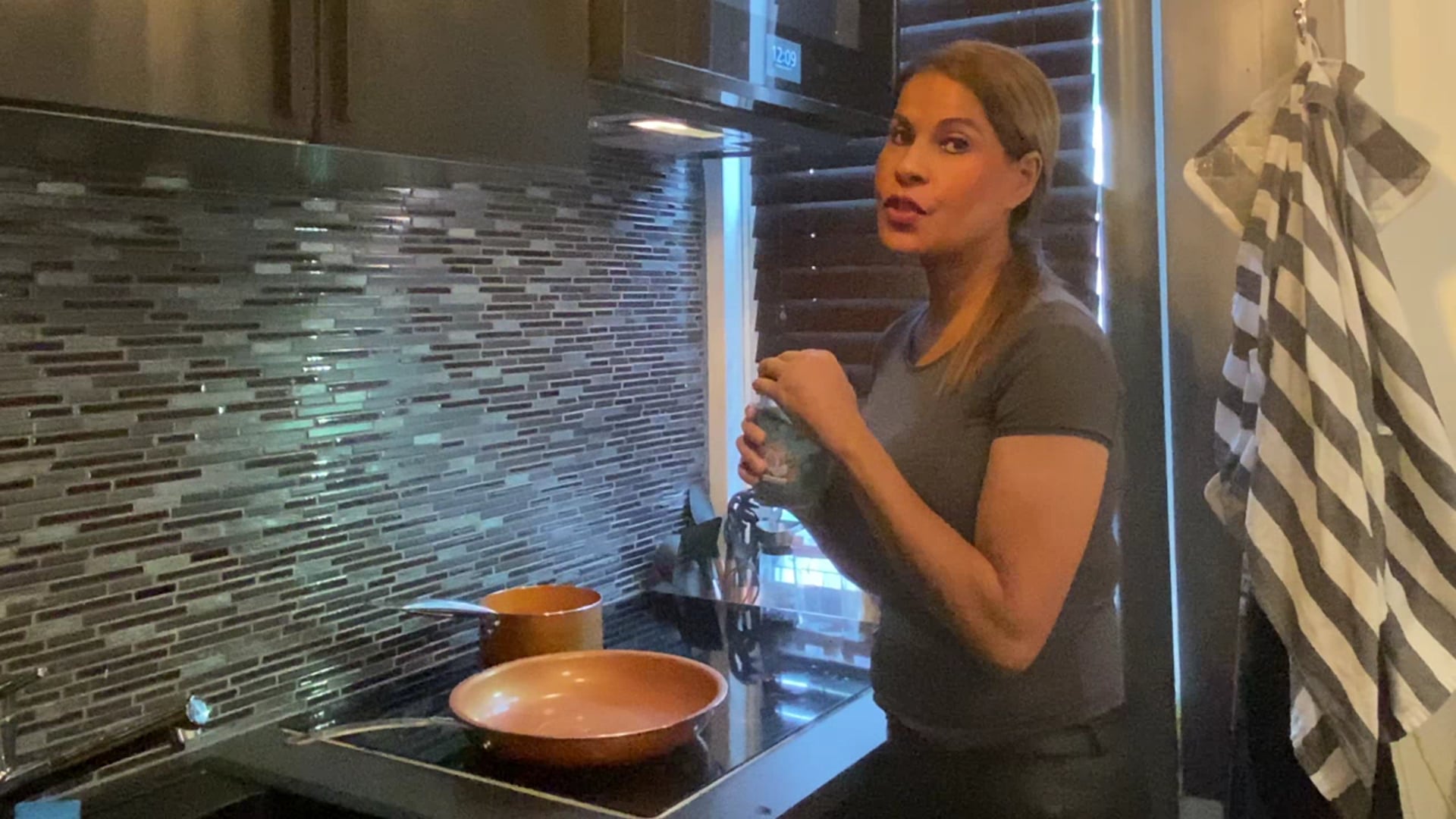 SHOW 2  CHICKEN WITH PLANTAIN AND SWEET PEPPER 