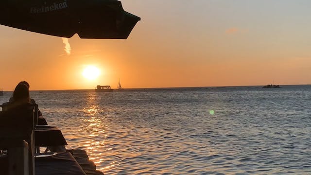 The most beautiful sunsets everyday a...