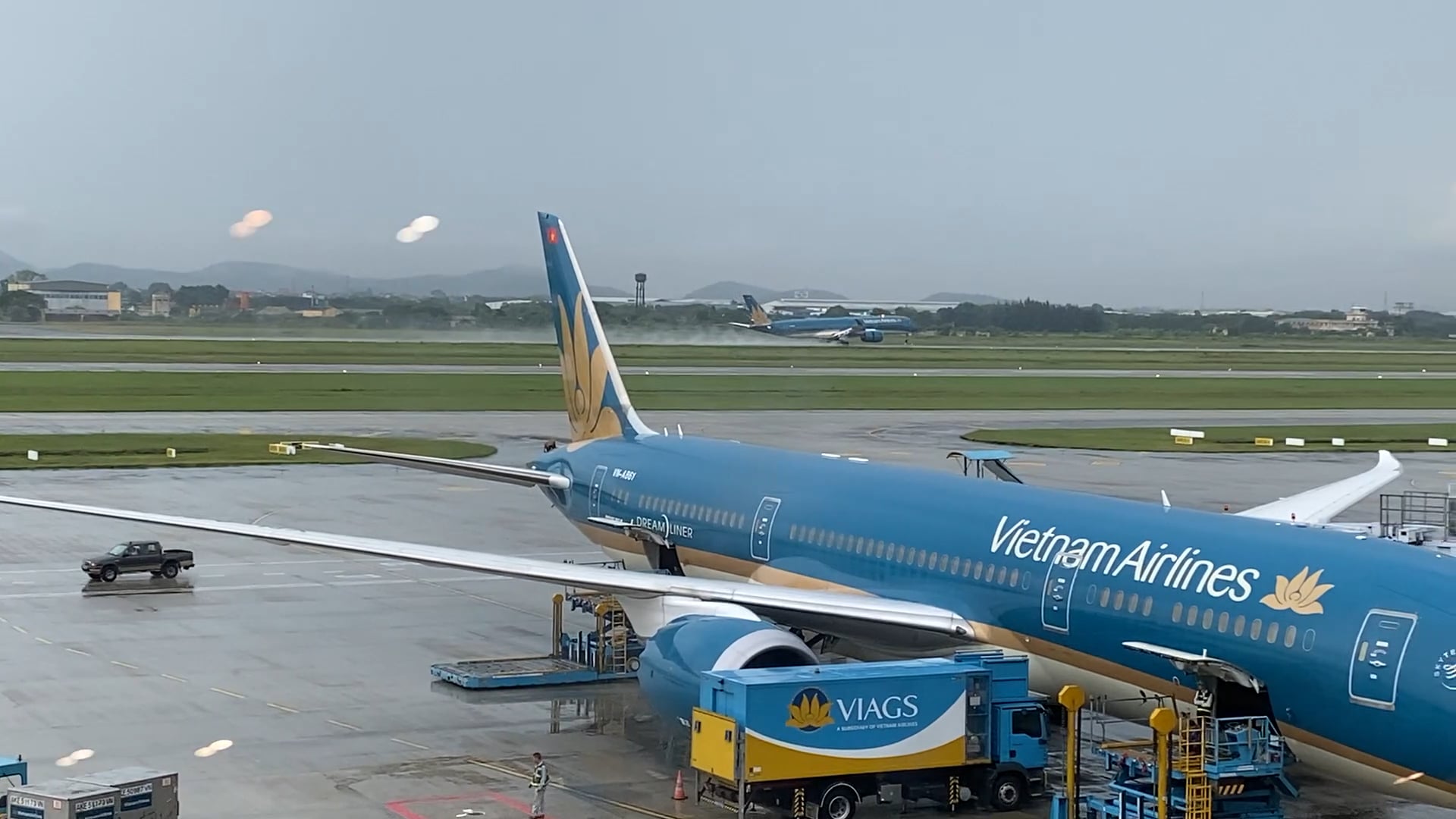 Rain at the airport of Hanoi 