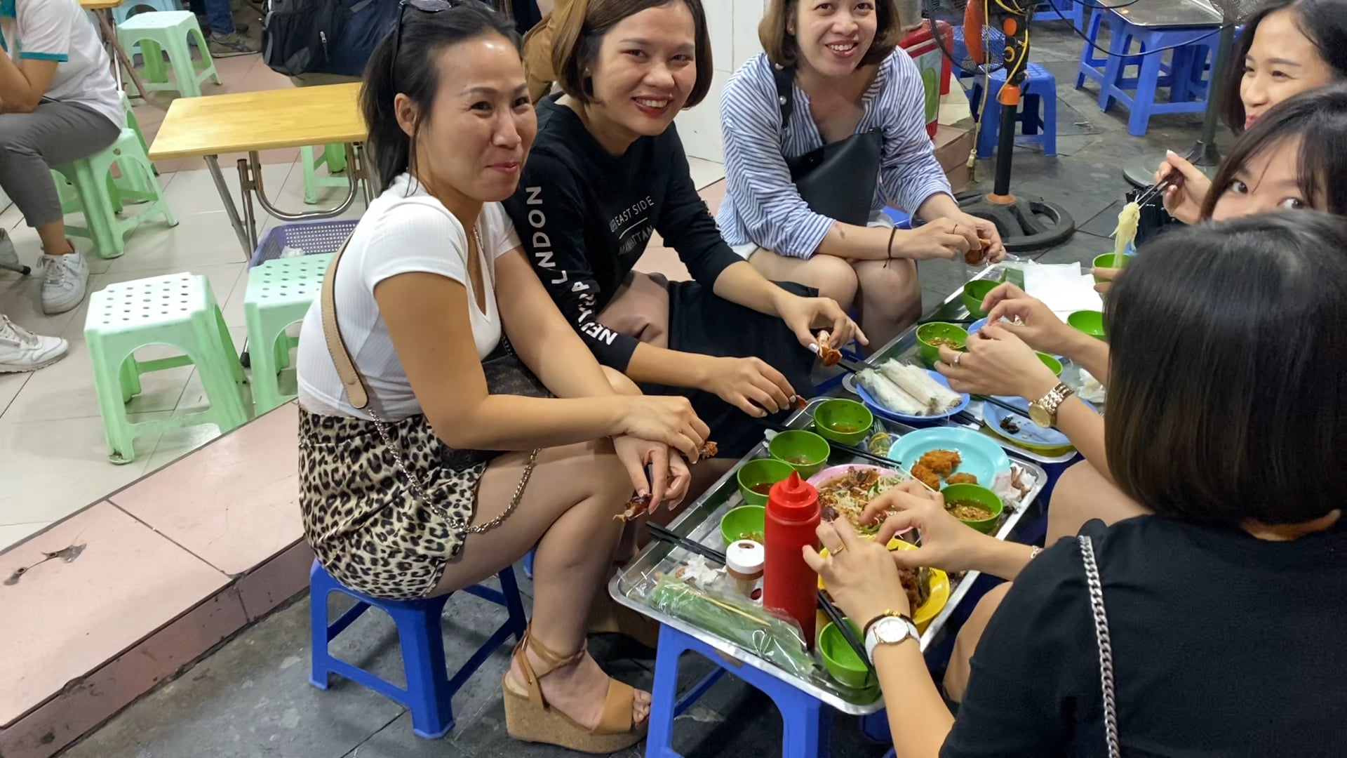 All gorgeous galls in Hanoi