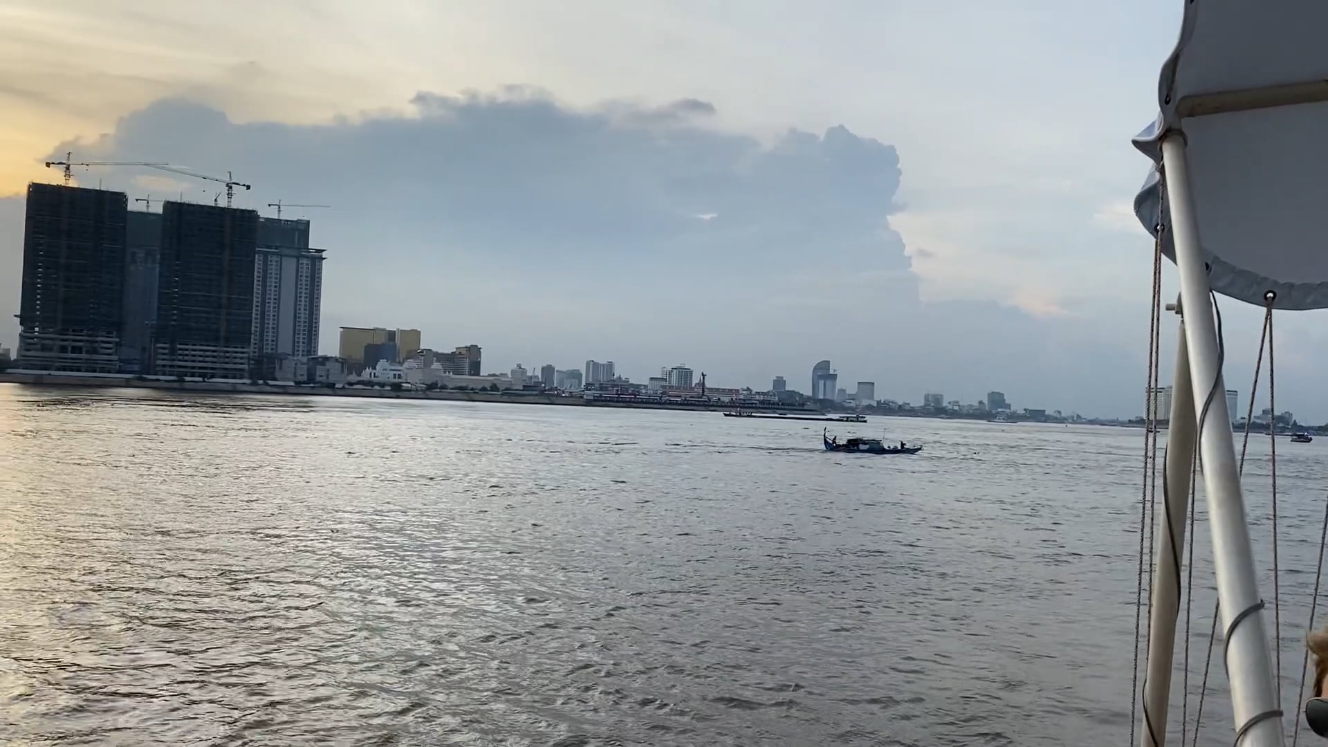 Phnom pen from the water