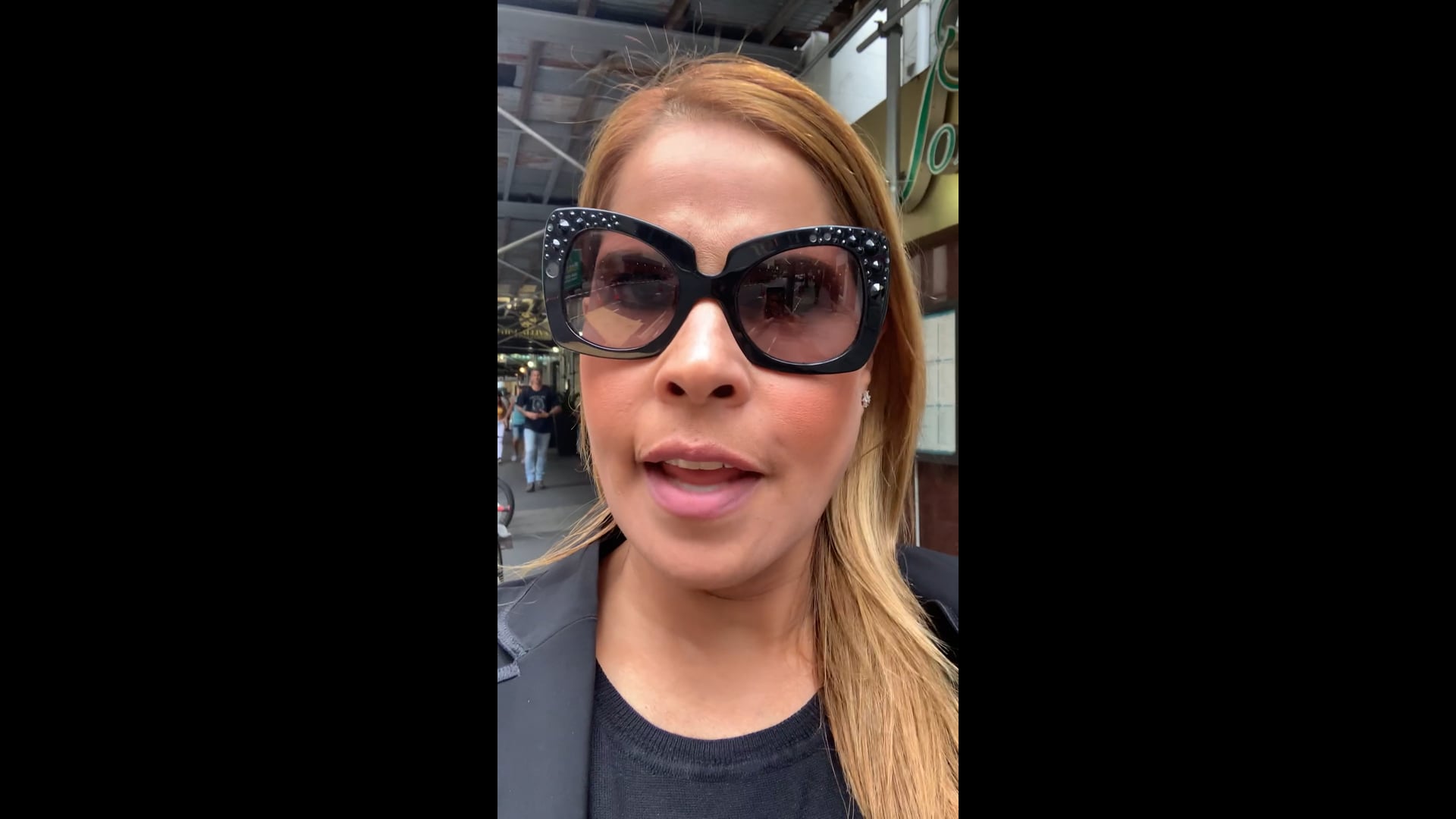 Pongsri on 48th ST and 8th Avenue