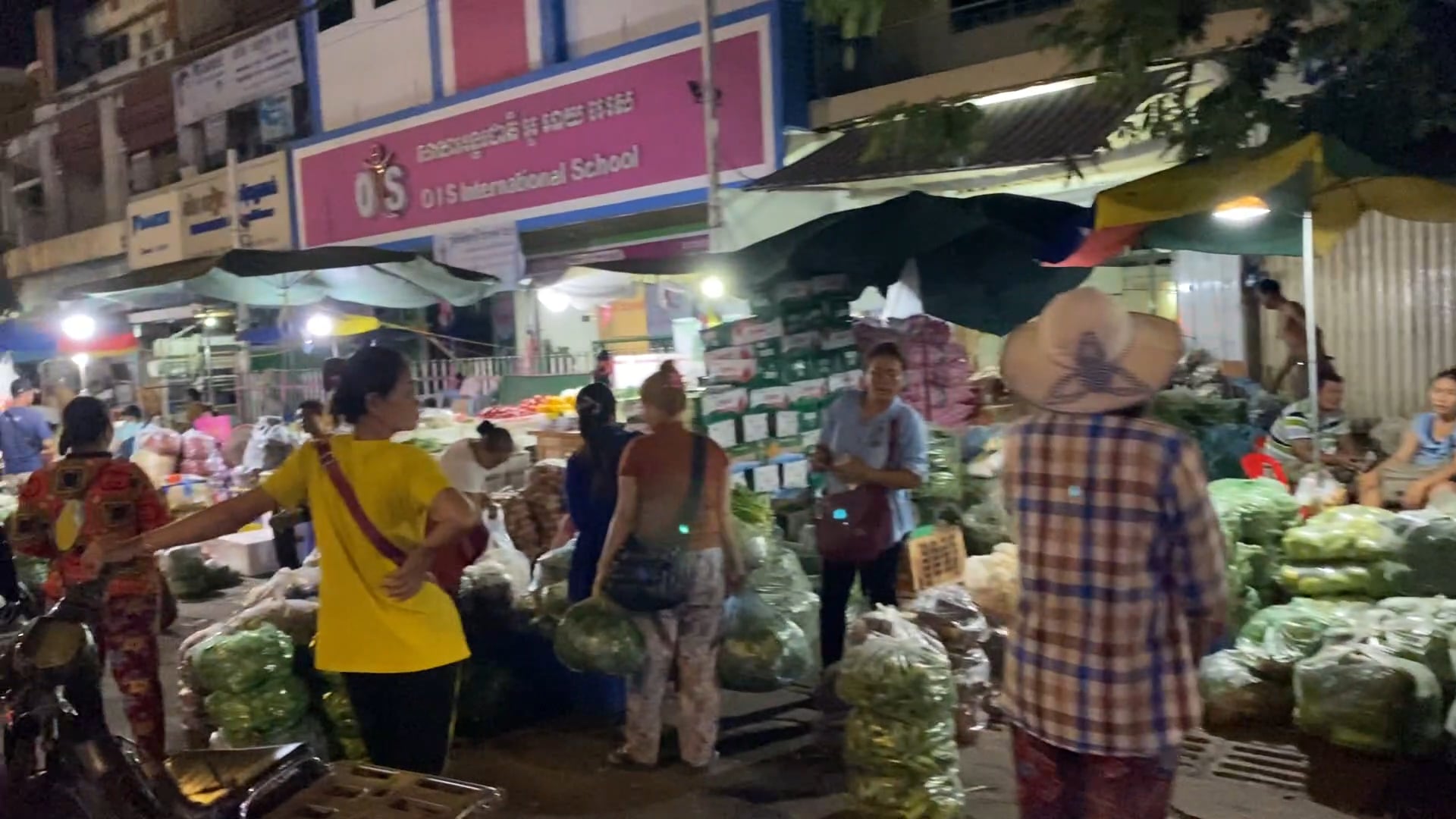 Night market Phnom pen