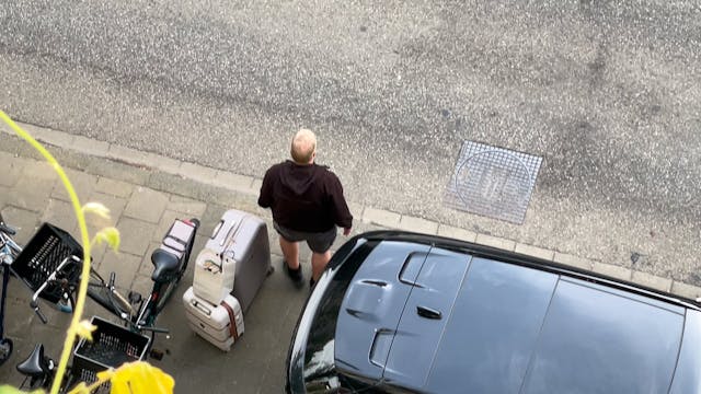 Hubby leaving to Aruba