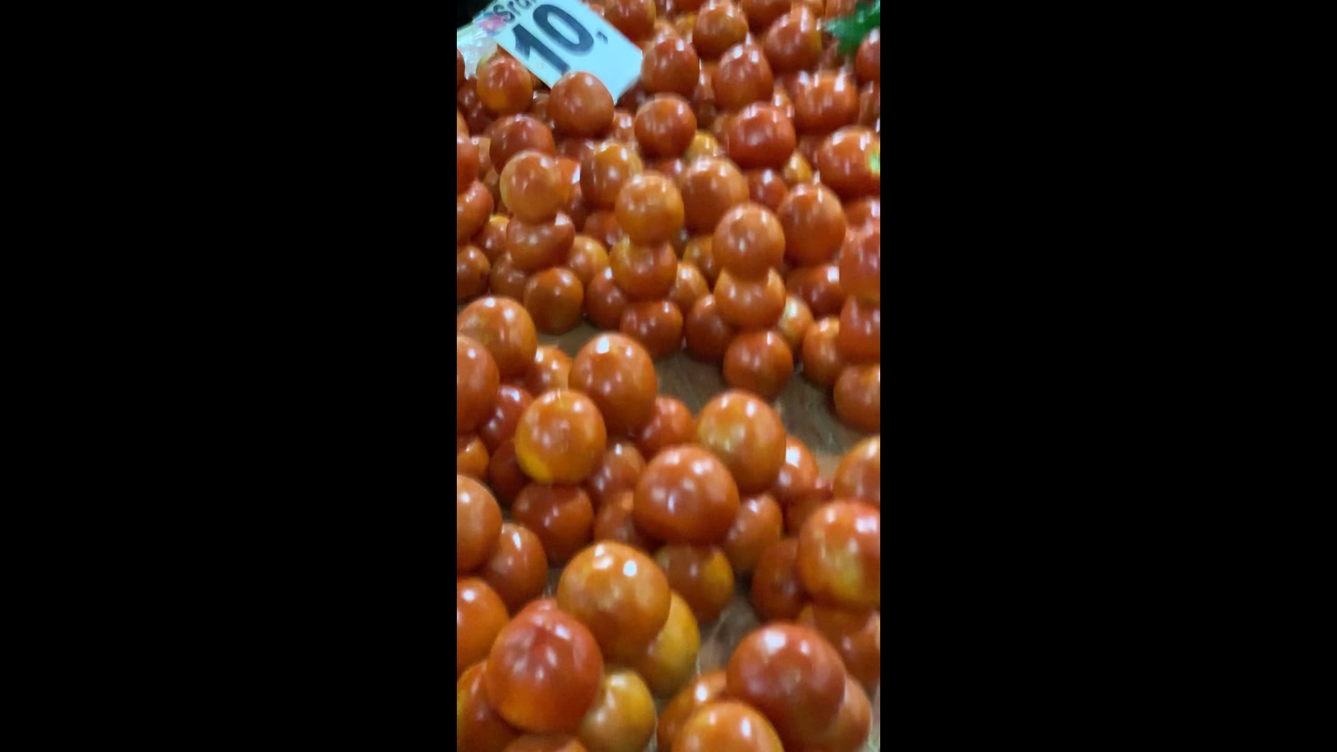 Fresh tomatoes in Suriname