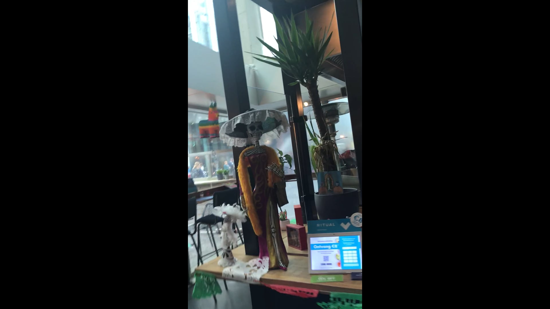 Food court in The Zuid ass in Amsterdam