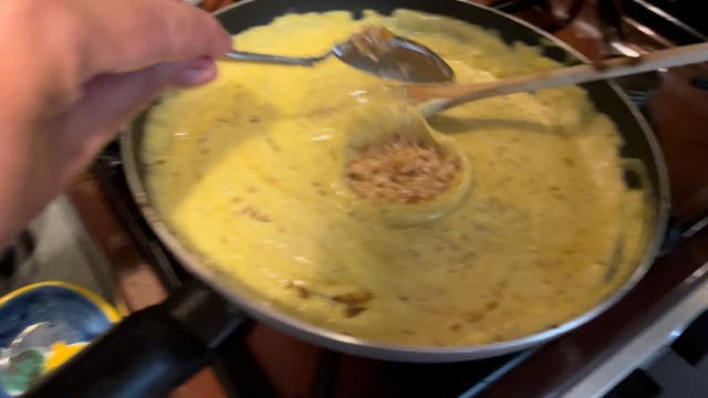 Turmeric creamy cheese sauce