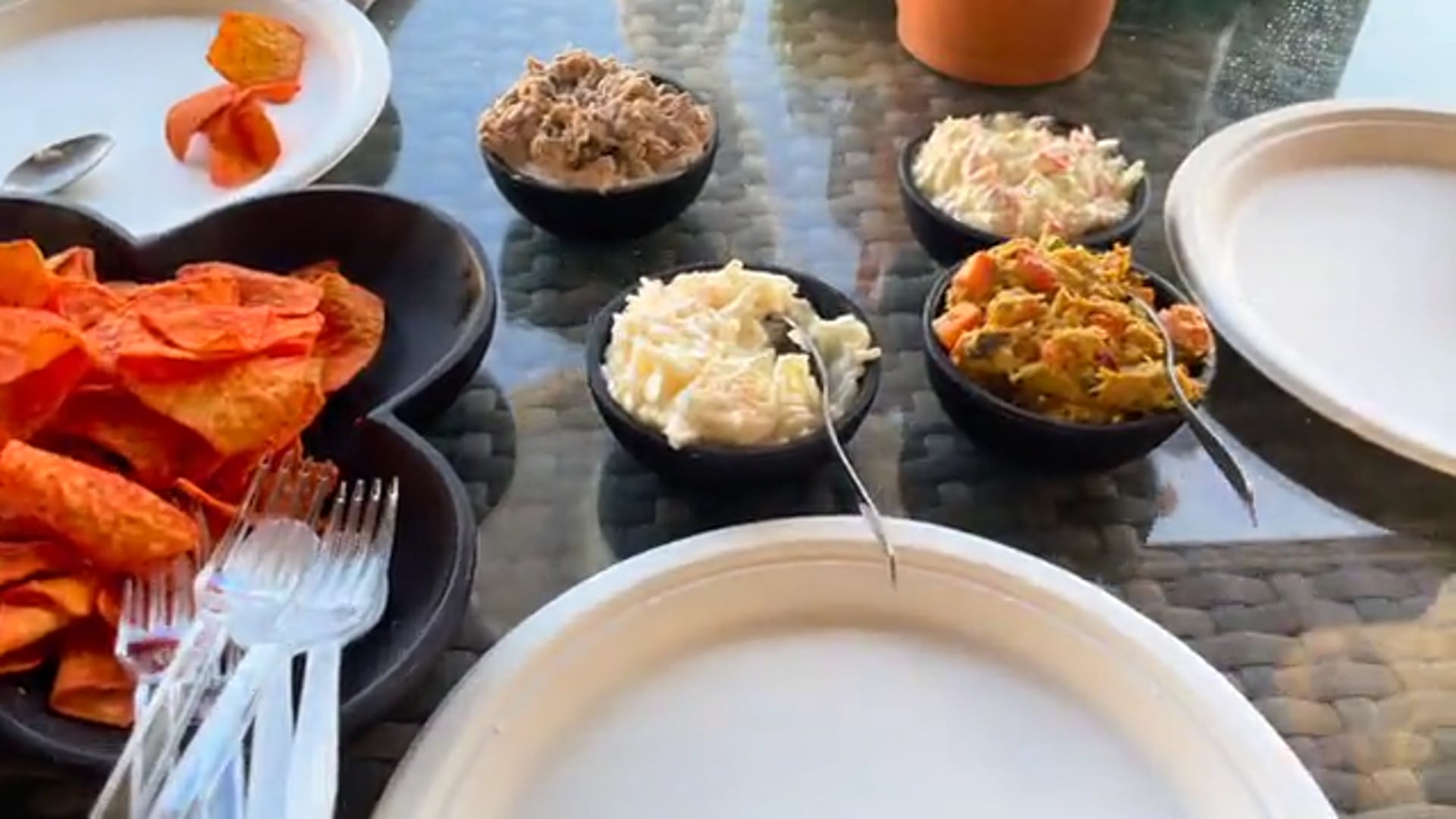 The galls are over for snacks and real champagne