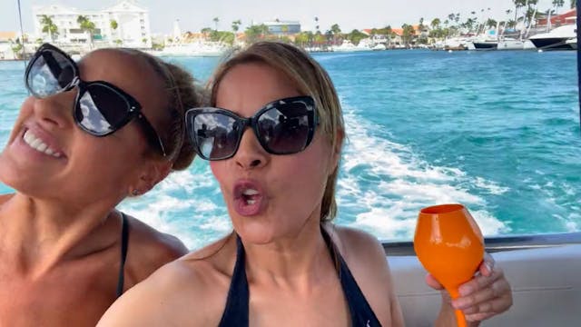 On the boat with Elisa and Le Bonx