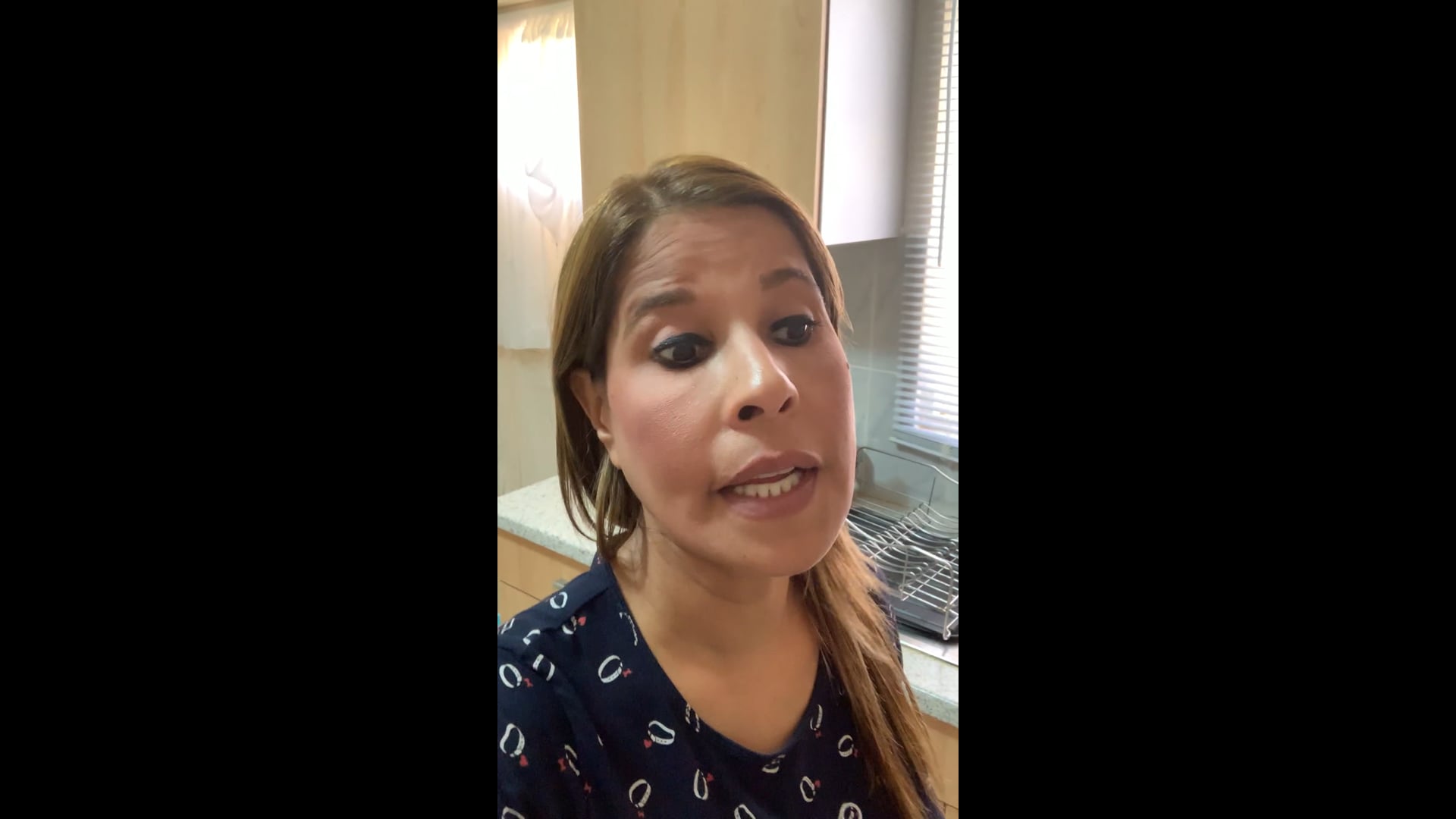 Salmon slices with ginger and basil