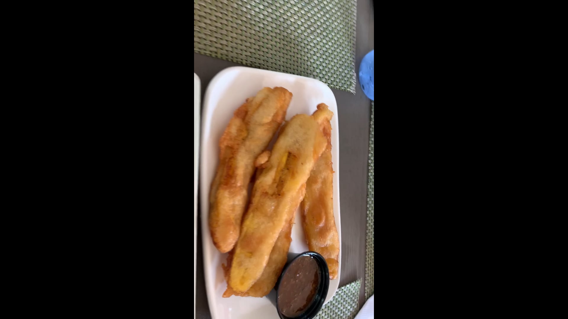 Surinamese snacks at Reeza