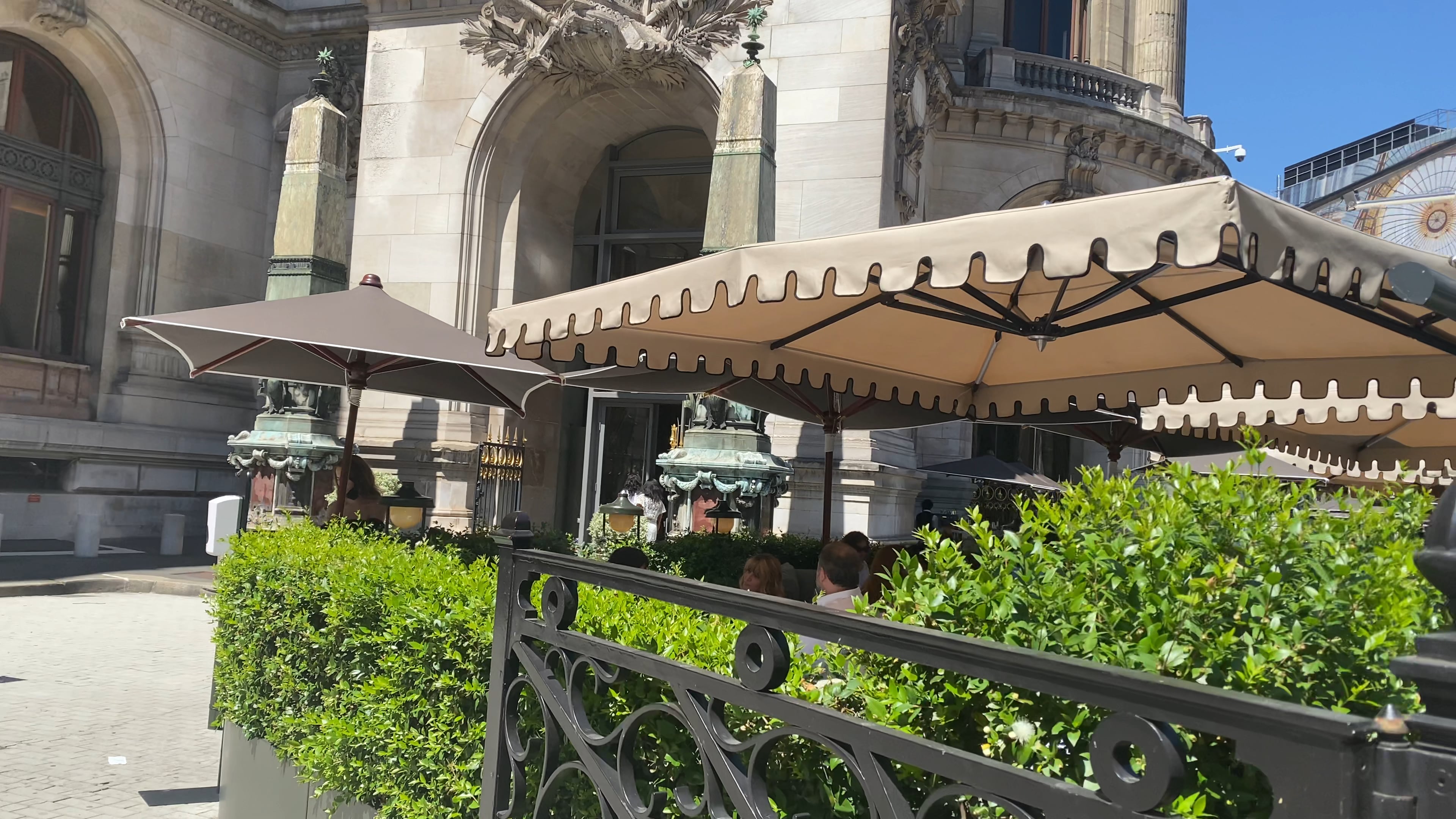 Lunch at Coco in Paris