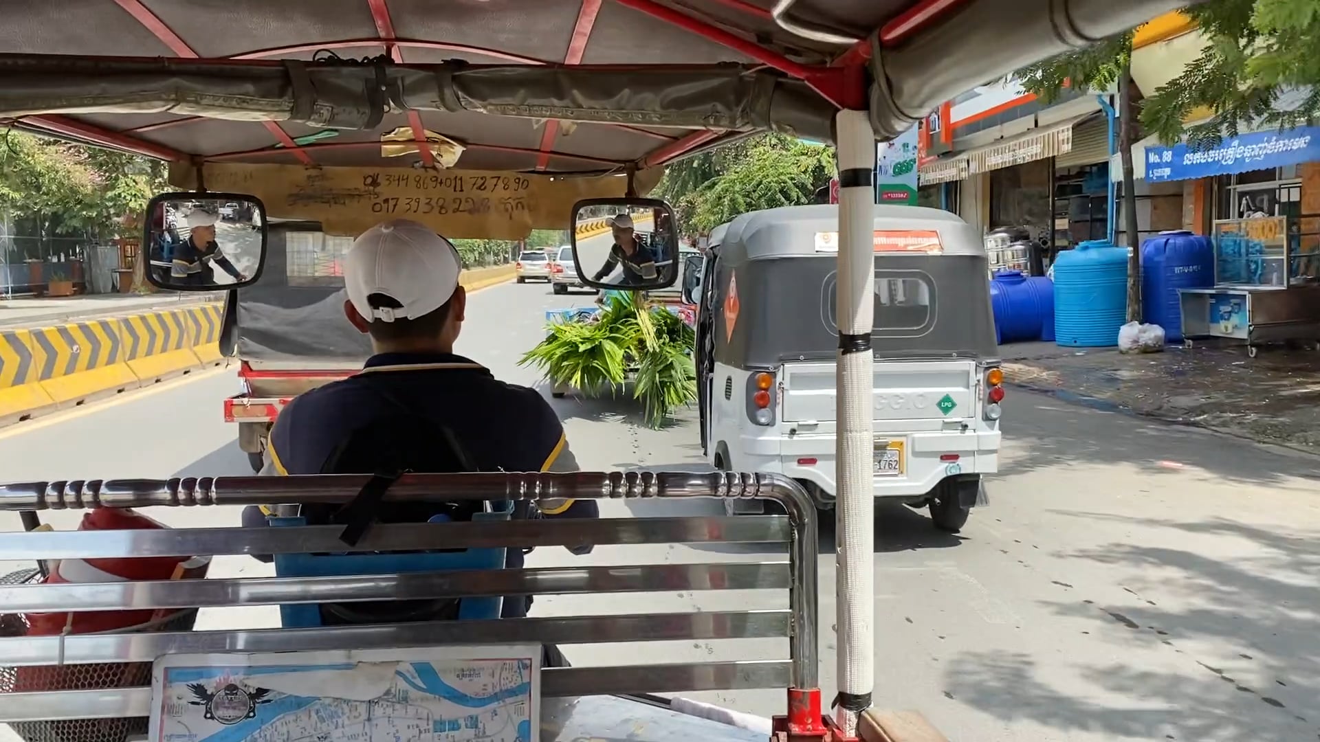 In the tuktuk on our way to the market