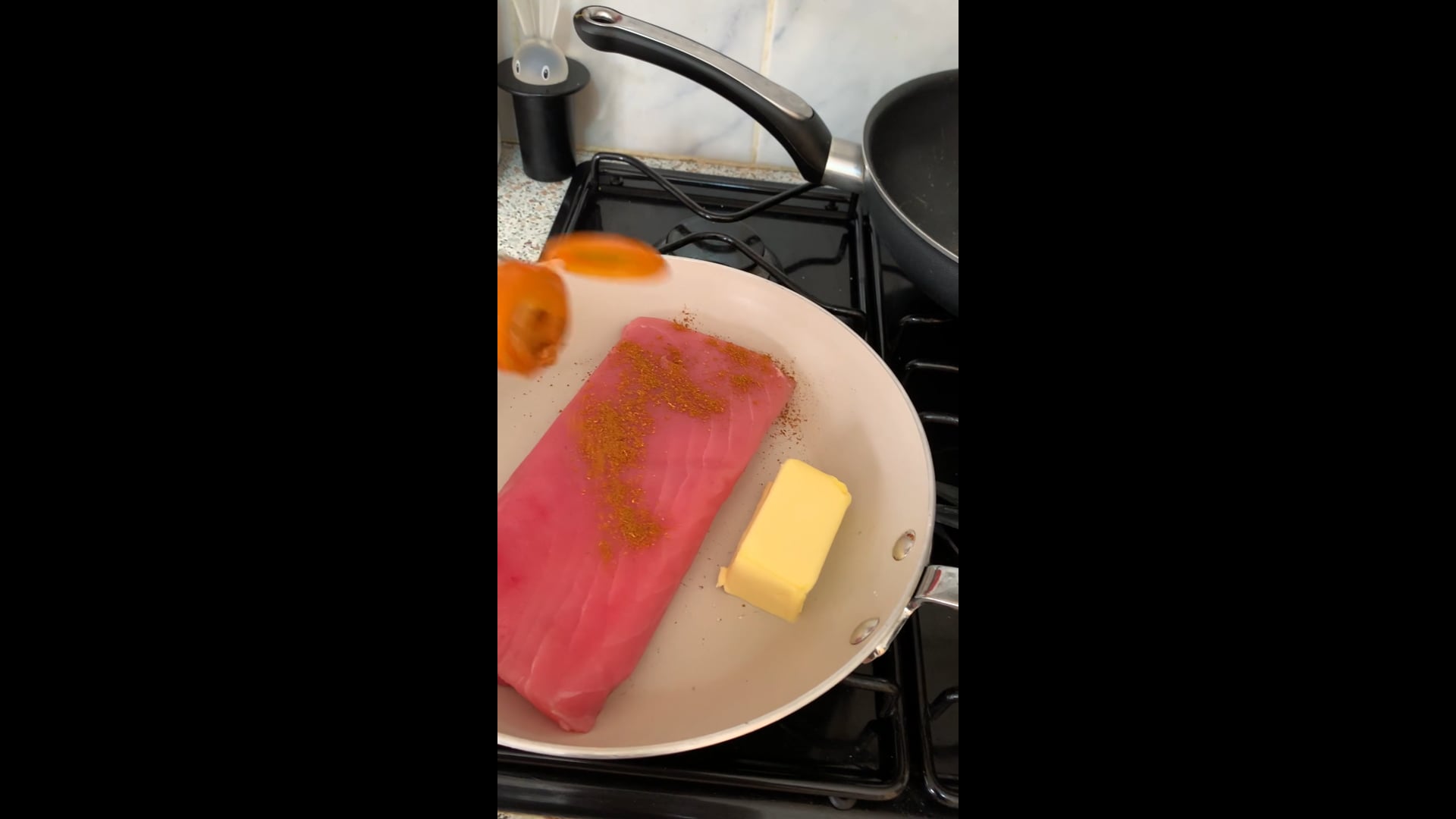 Tuna to make seared tuna tataki