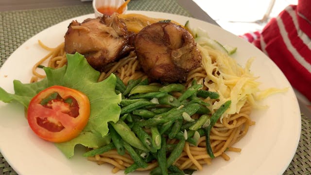Bami with Chicken at Reeza in Suriname