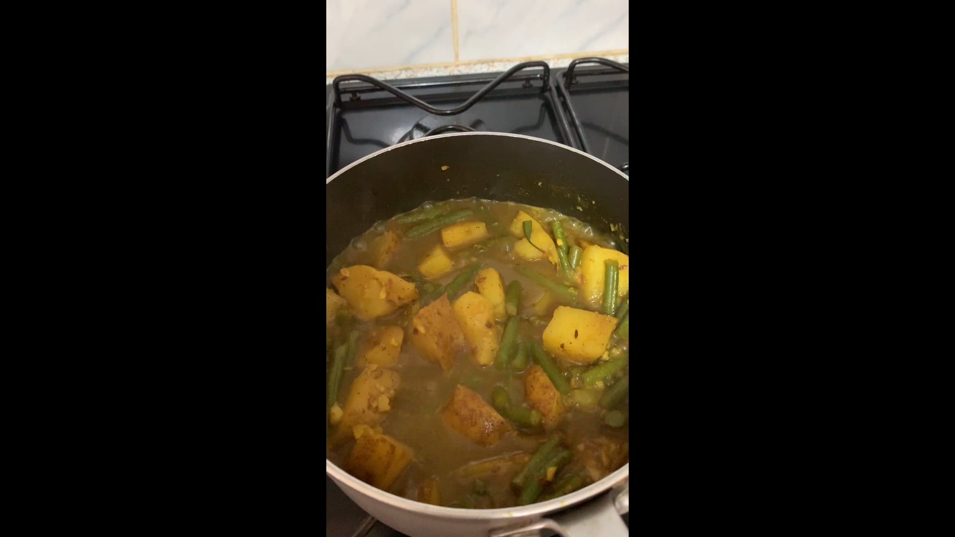 Curry potato with green beans