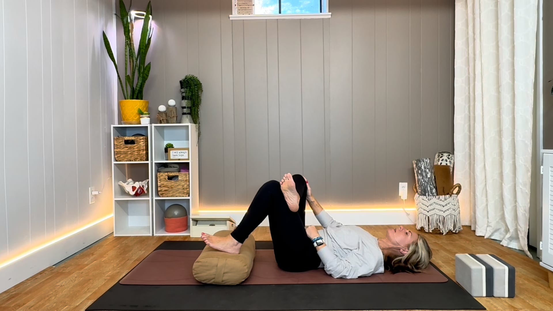 Slow Flow: Pelvis 360