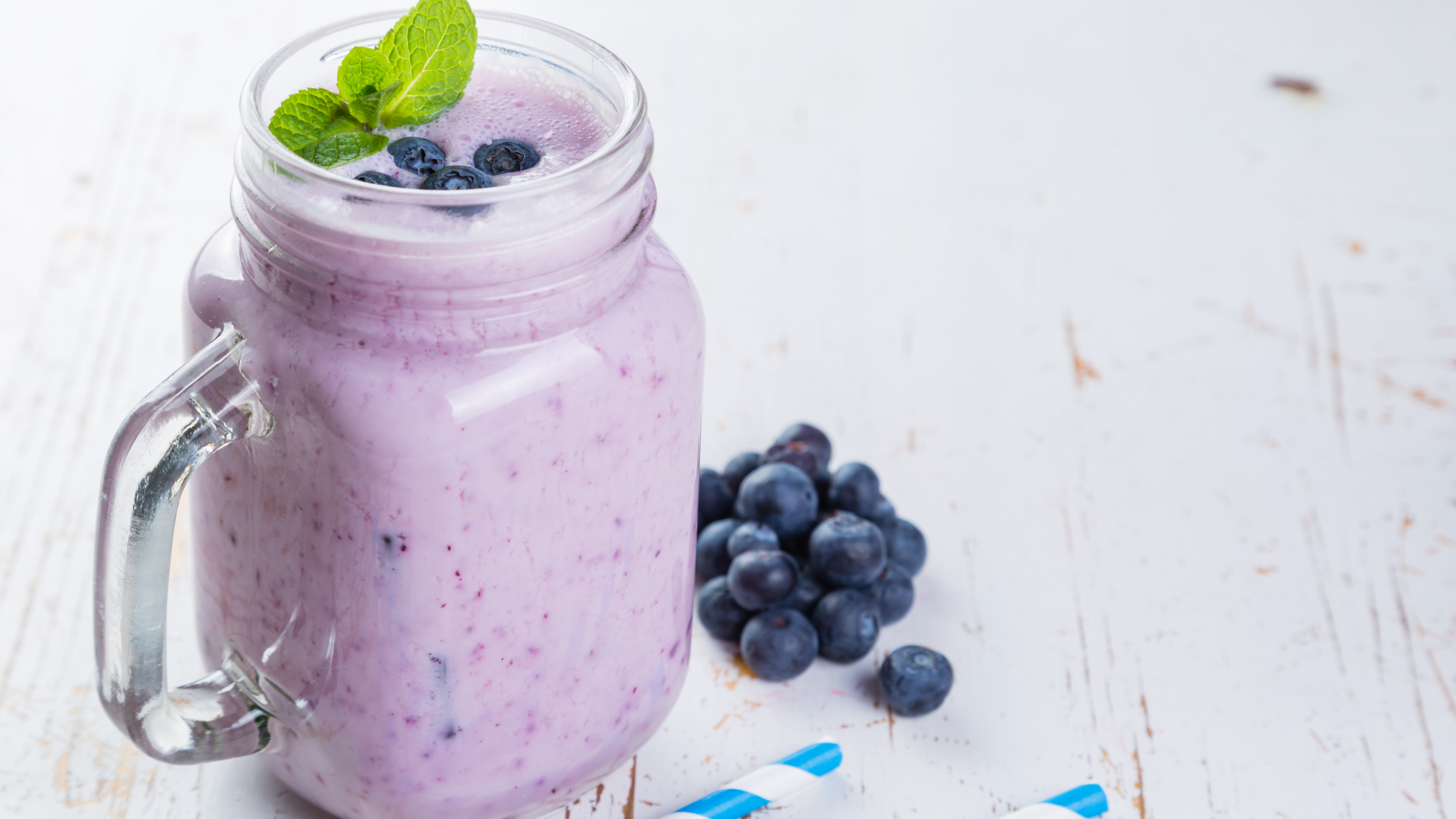 Kale, Blueberry & Banana Lift Smoothie