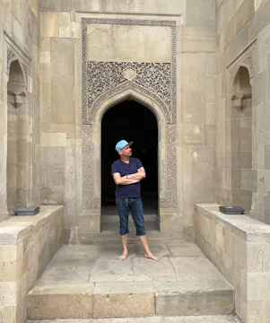 TRAVELING AROUND THE WORLD IN 90 SECONDS 🌎