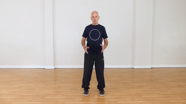 Mini qigong 14 - Mobilising the shoulders 02