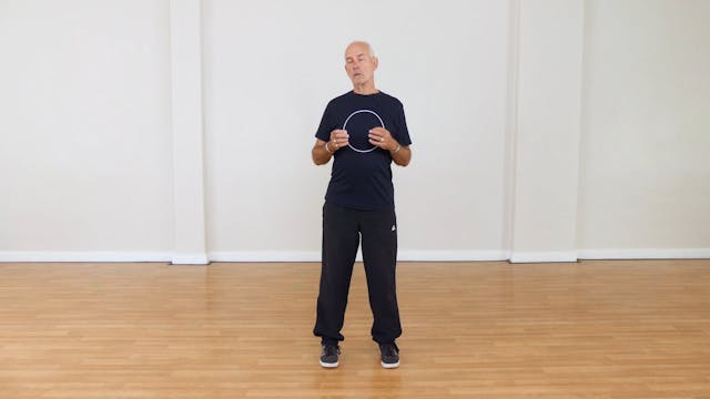 Mini qigong 13 - Mobilising the shoulders 01