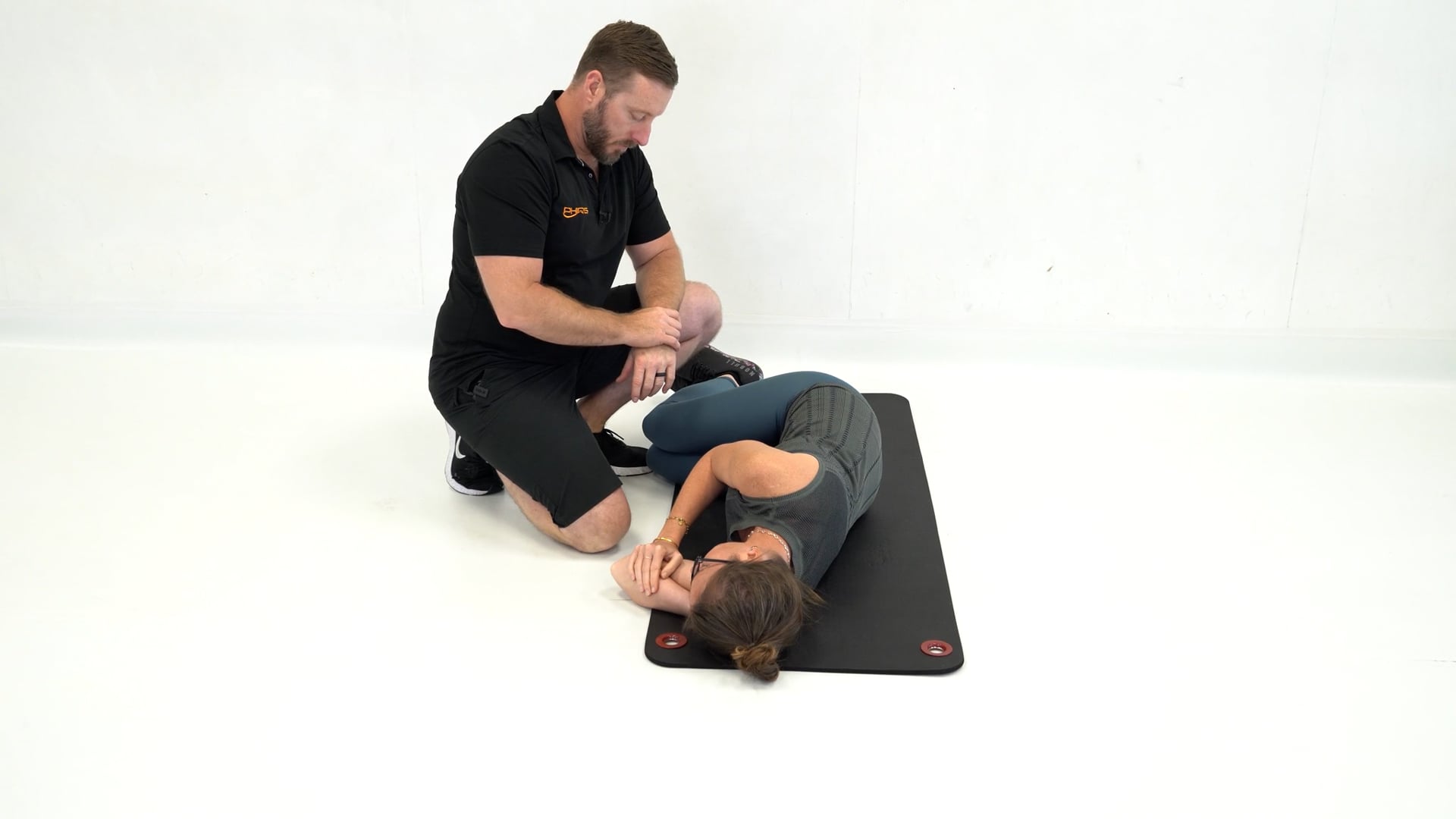 Upper-Middle Thoracic Negative Torsion Stretch