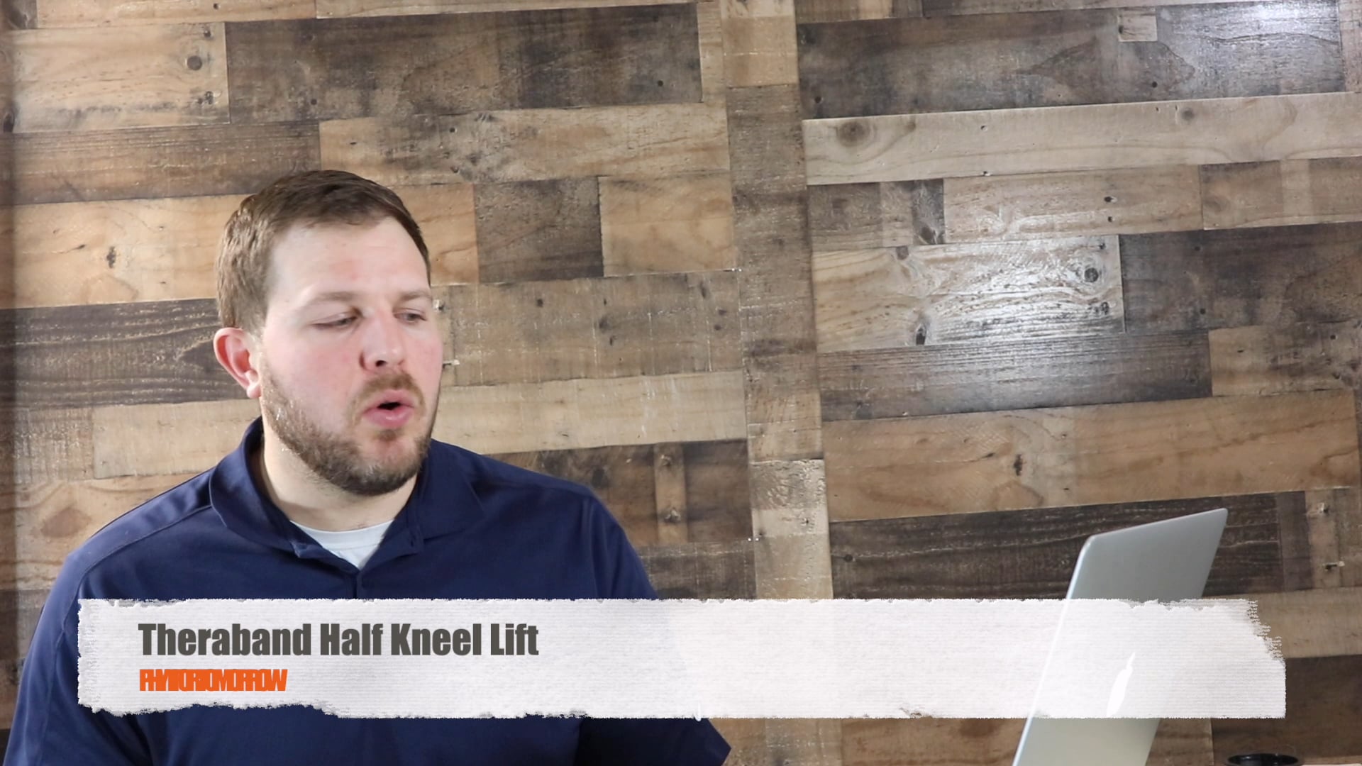 Theraband Half Kneel Lift