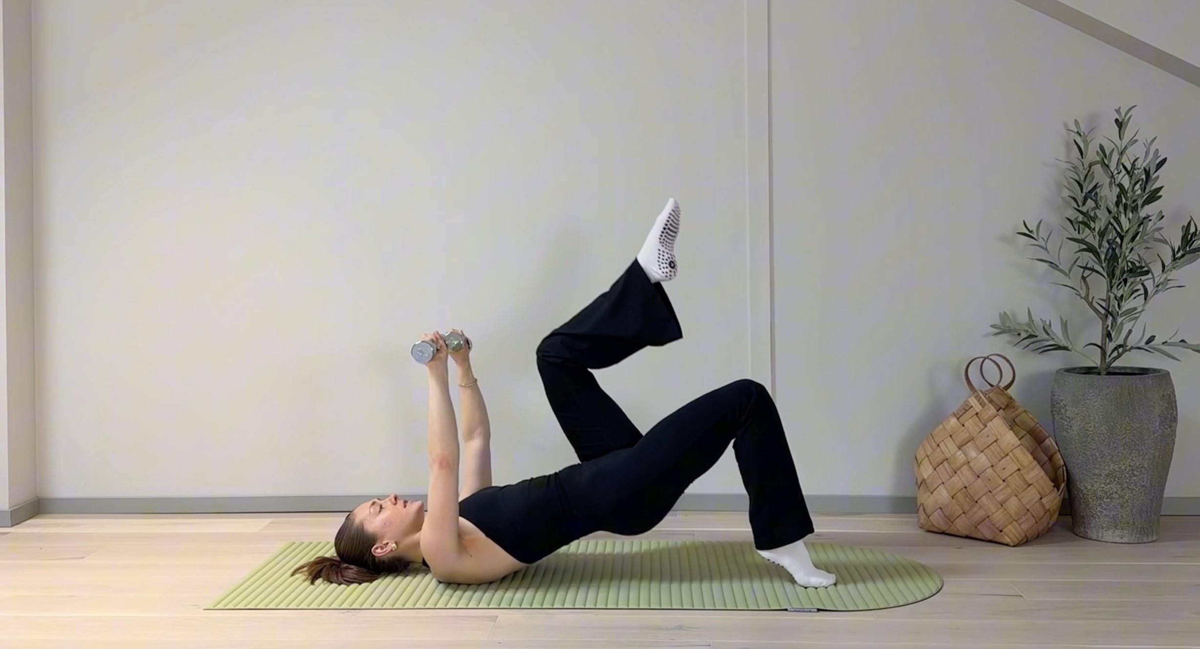 DAG 6 | BEN, SETE & KJERNE | MANUALER | PILATES X STYRKE CHALLENGE