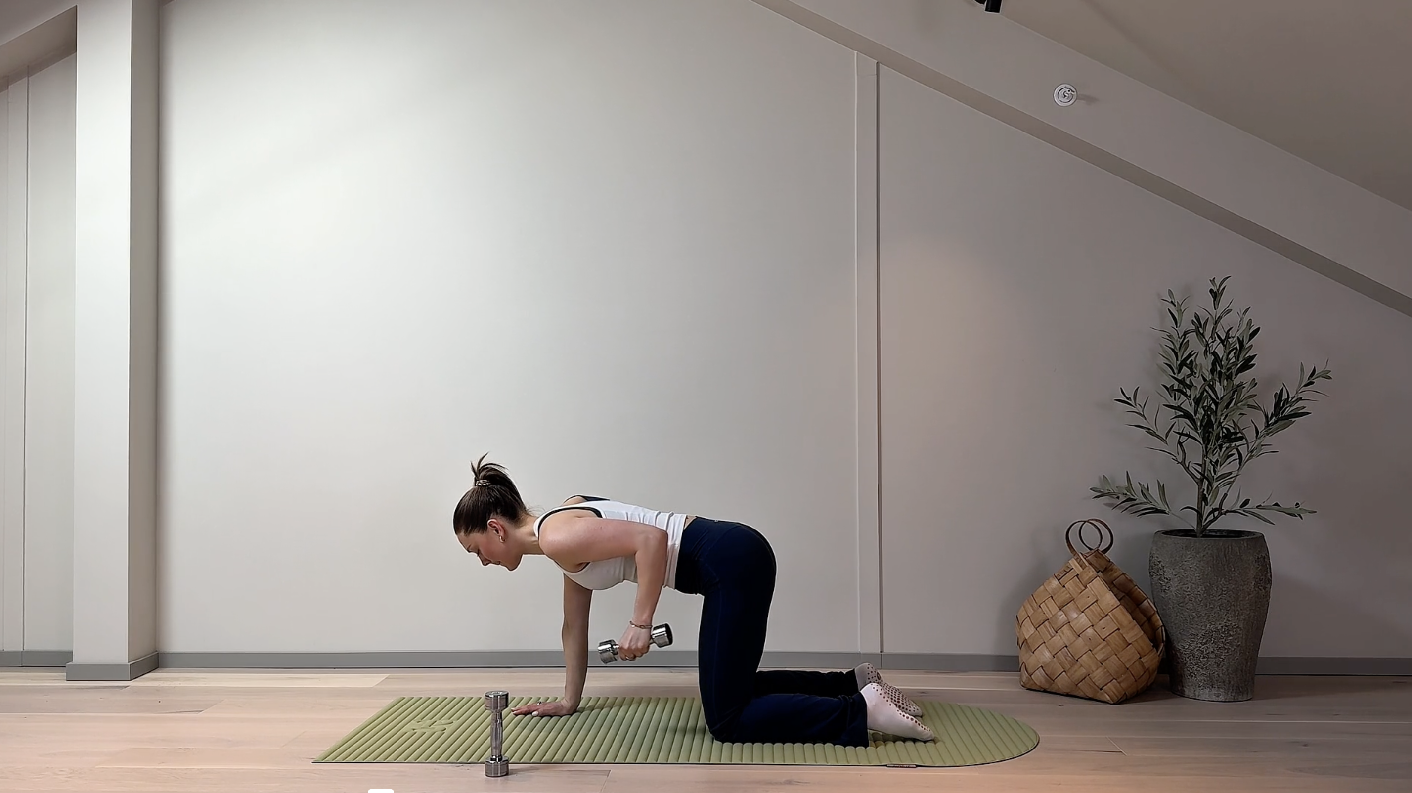 DAG 9 | OVERKROPP | MANUALER | PILATES X STYRKE CHALLENGE