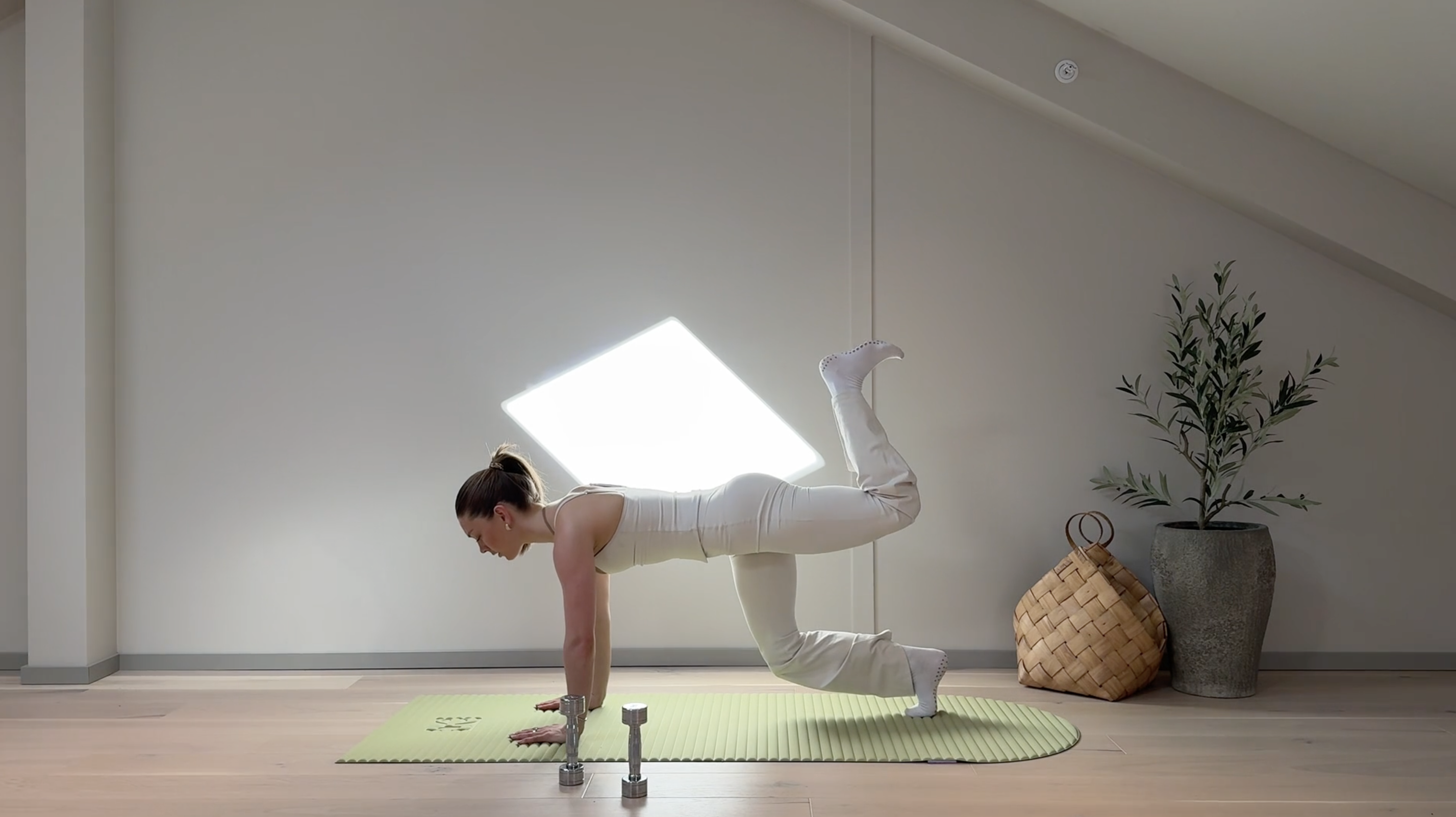 DAG 13 | BEN, SETE & KJERNE | MANUALER | PILATES X STYRKE CHALLENGE