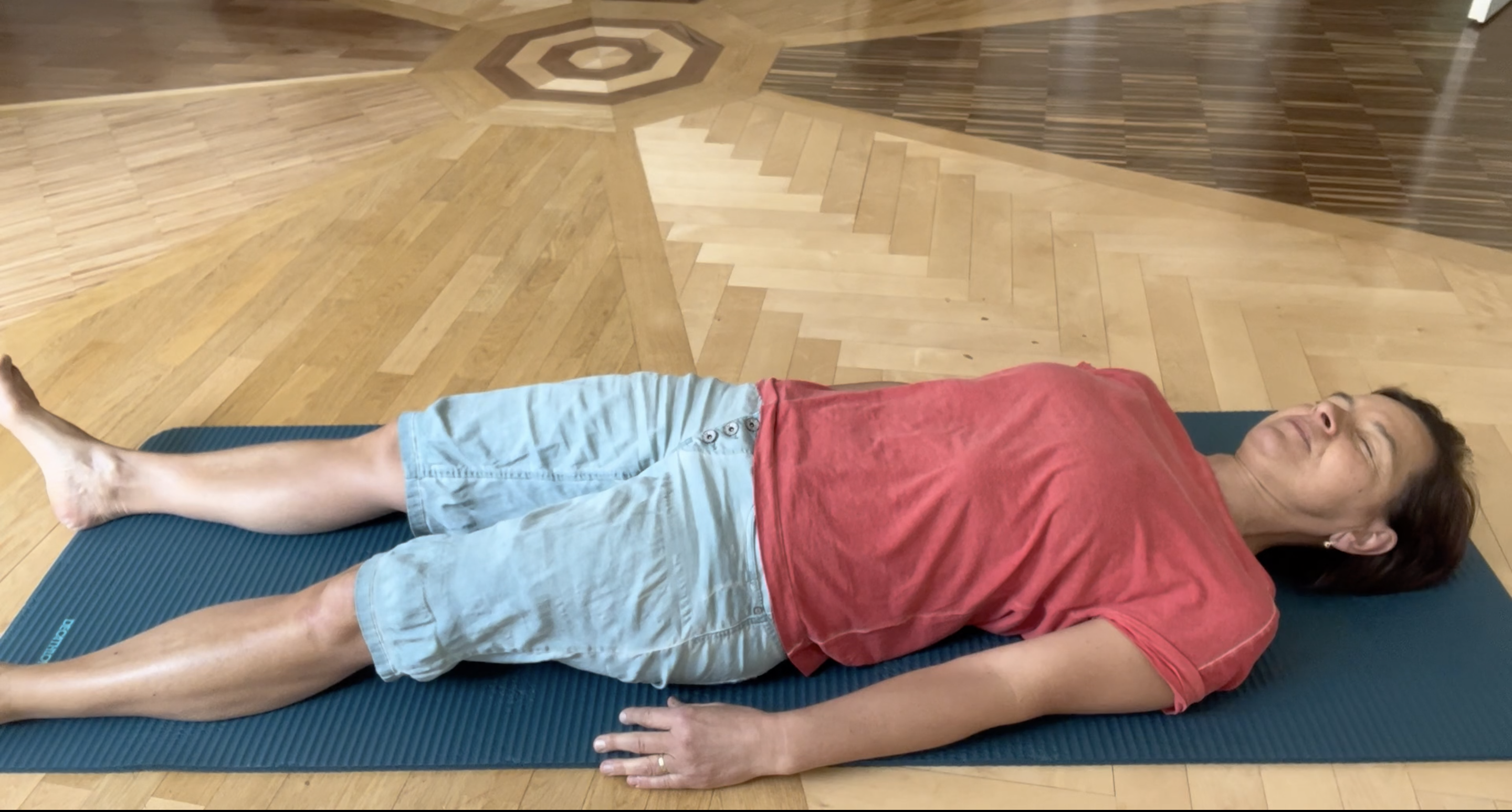 Feldenkrais zur Verbesserung der Seitneigung der Wirbelsäule