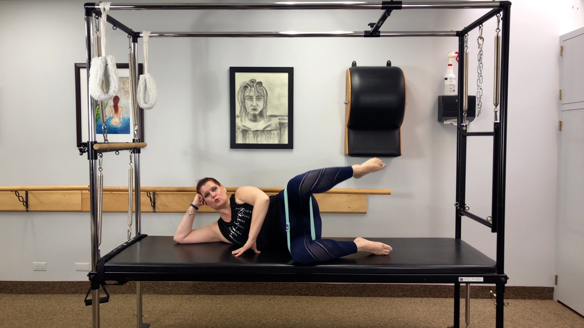 8 MINUTE RESISTANCE BAND LEGS | BASIC | JULIE S