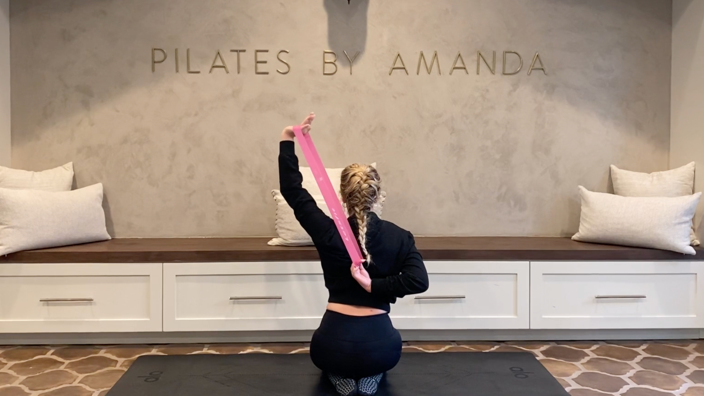 23 Min: Quickie // Arms // Bands