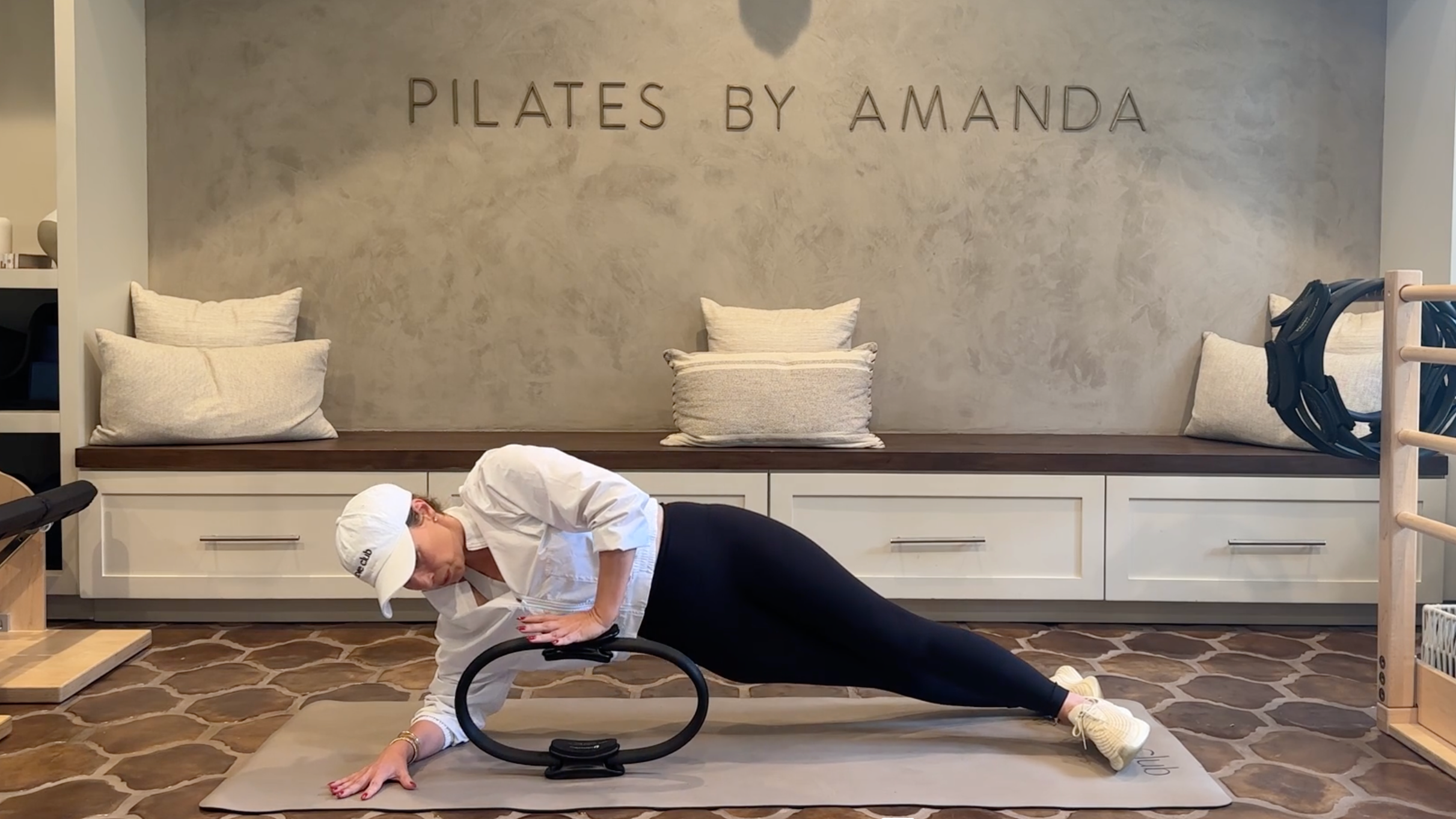 16 Min: Abs, Obliques, & Back // Ring