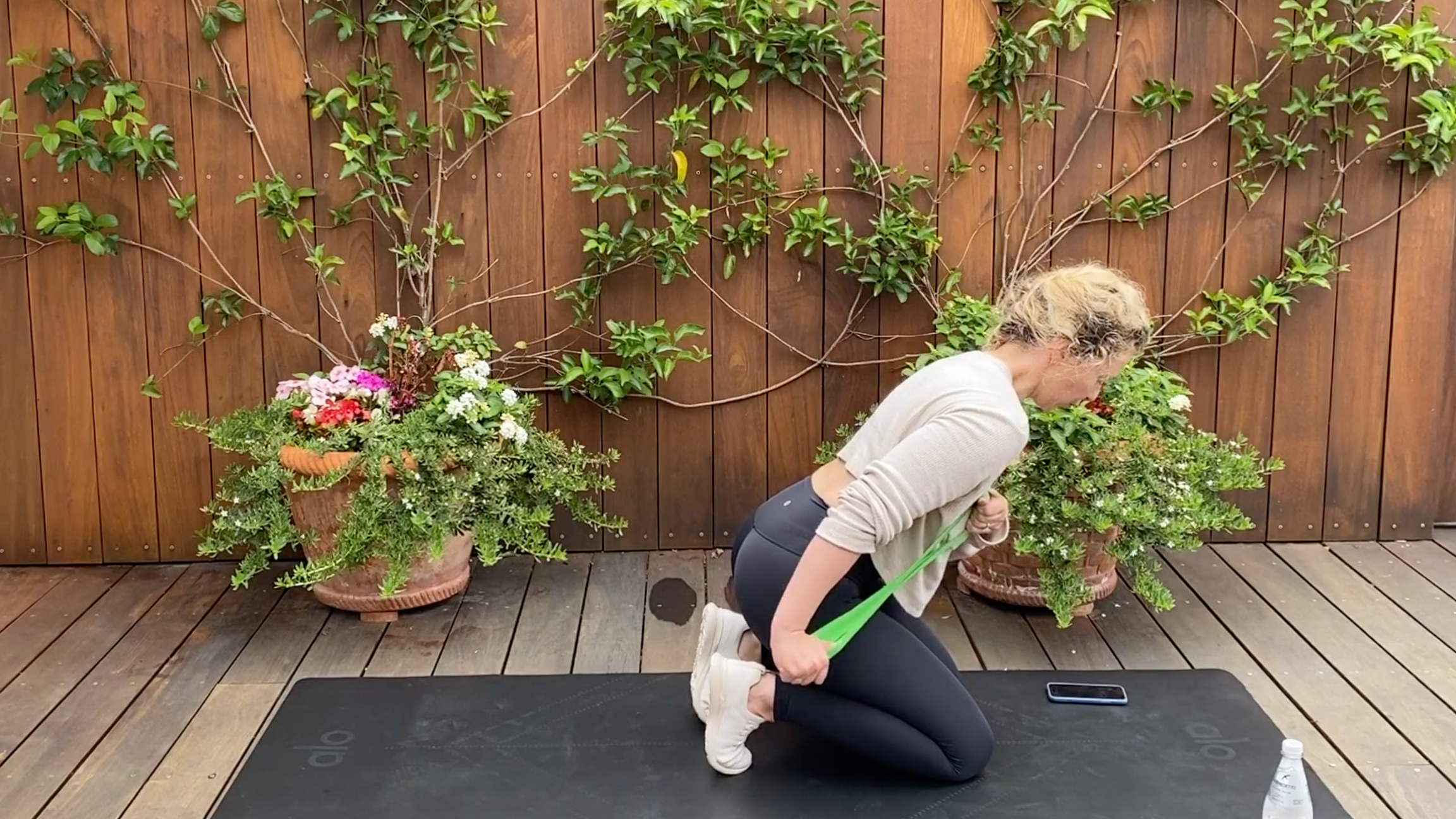 28 Min; Quickie // Arms // Bands