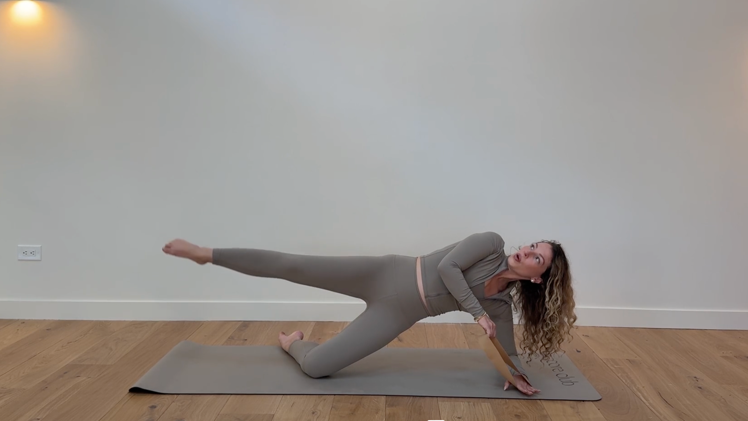 27 Min: Glutes, Arms, & Abs // Bands