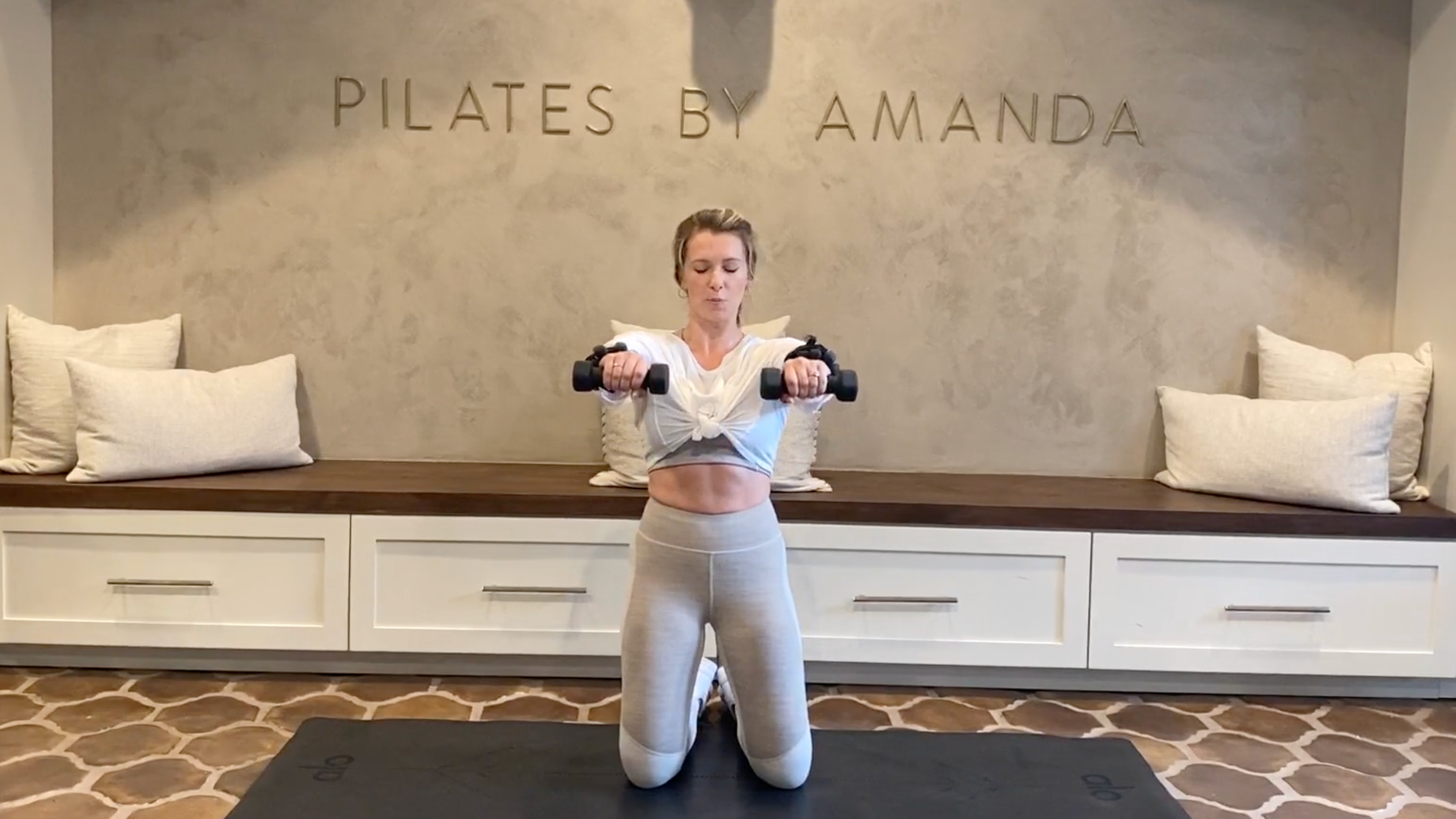 23 Min: Quickie // Arms & Upper Back // Ankle Weights & Hand Weights