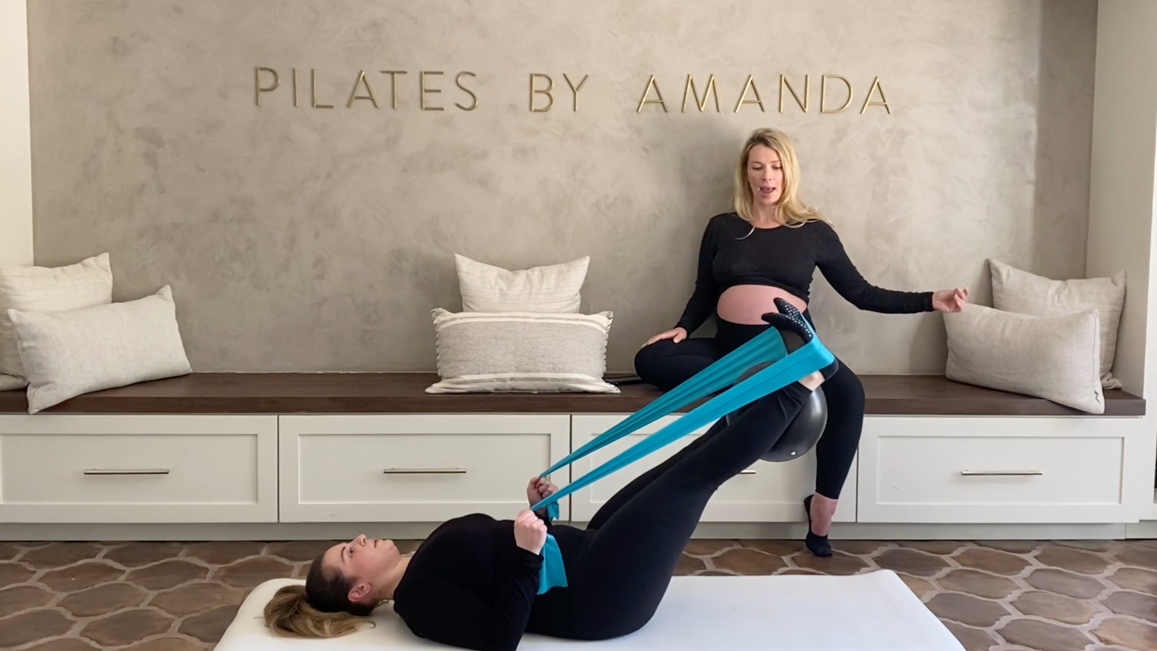 62 Min: Advanced Full Body Theraband // All Props