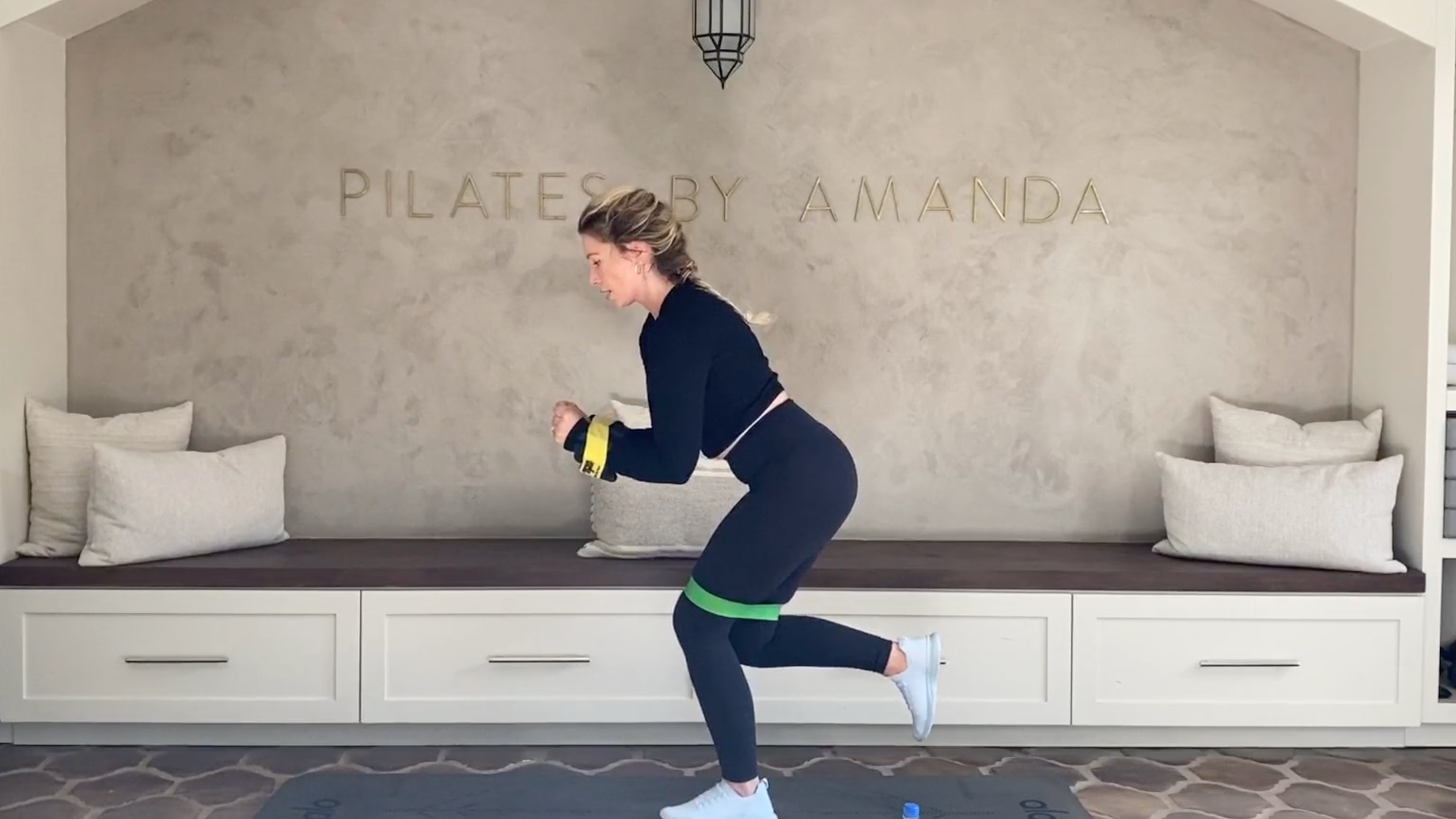 33 Min: Quickie // Booty & Arms // Ankle Weights, Bands, & Hand Weights