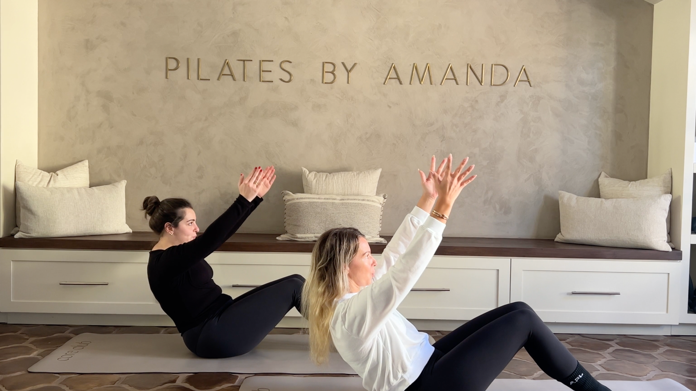 27 Min: Abs, Upper Back, & Stretch // No Equipment