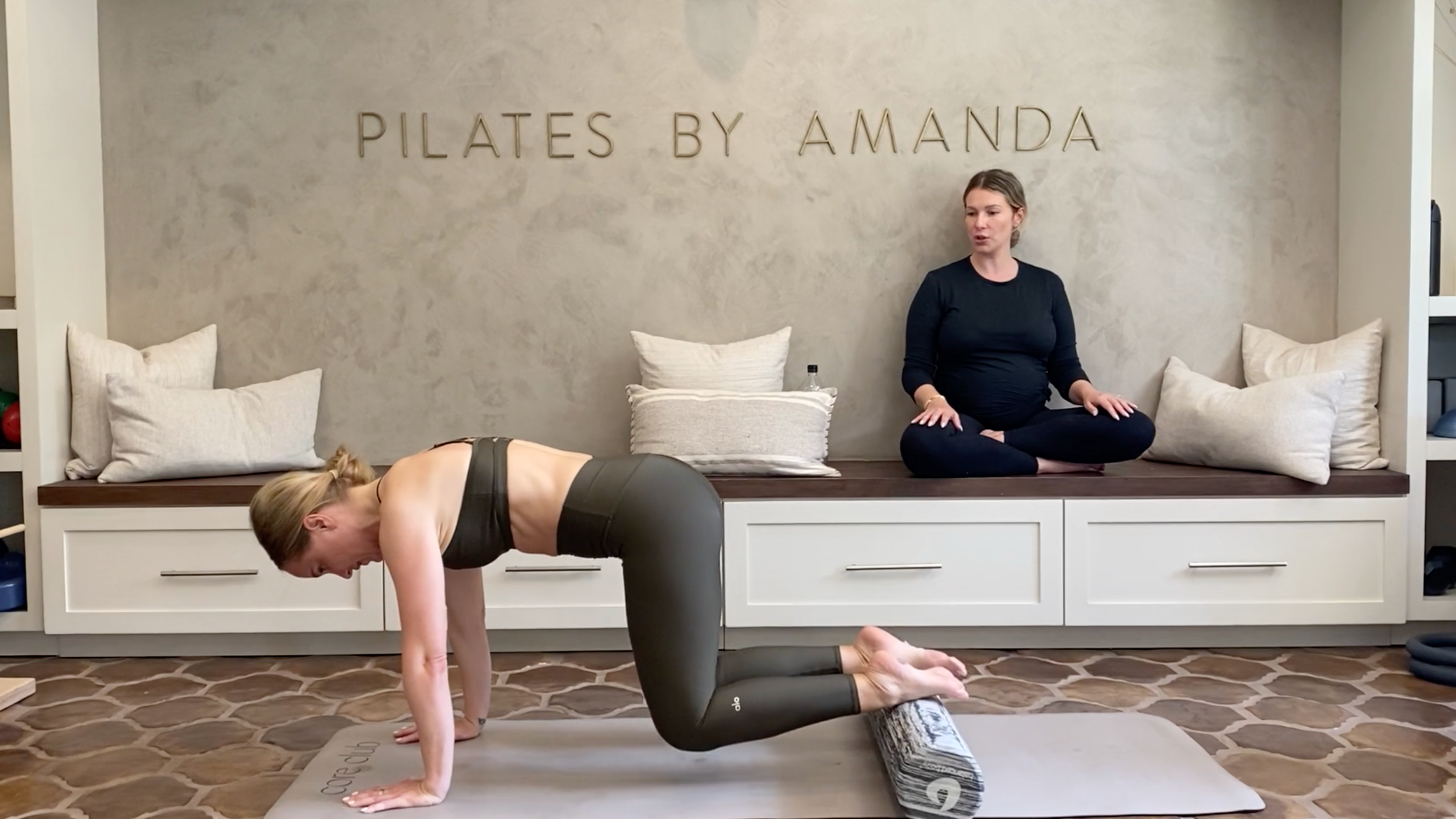 30 Min: Single Prop // Full Body // Foam Roller