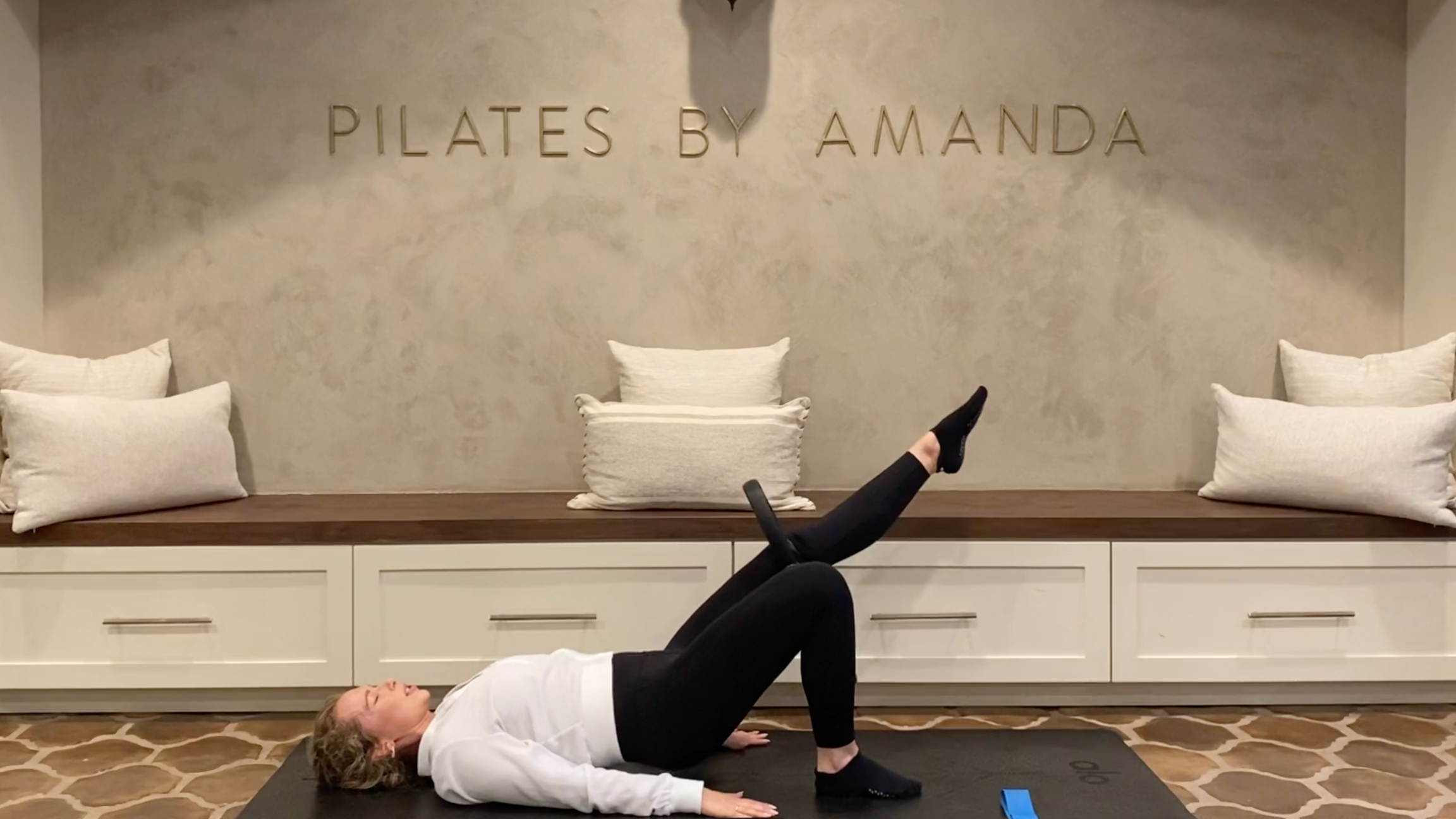 19 Min: Quickie // Inner Thighs // Bands & Ring