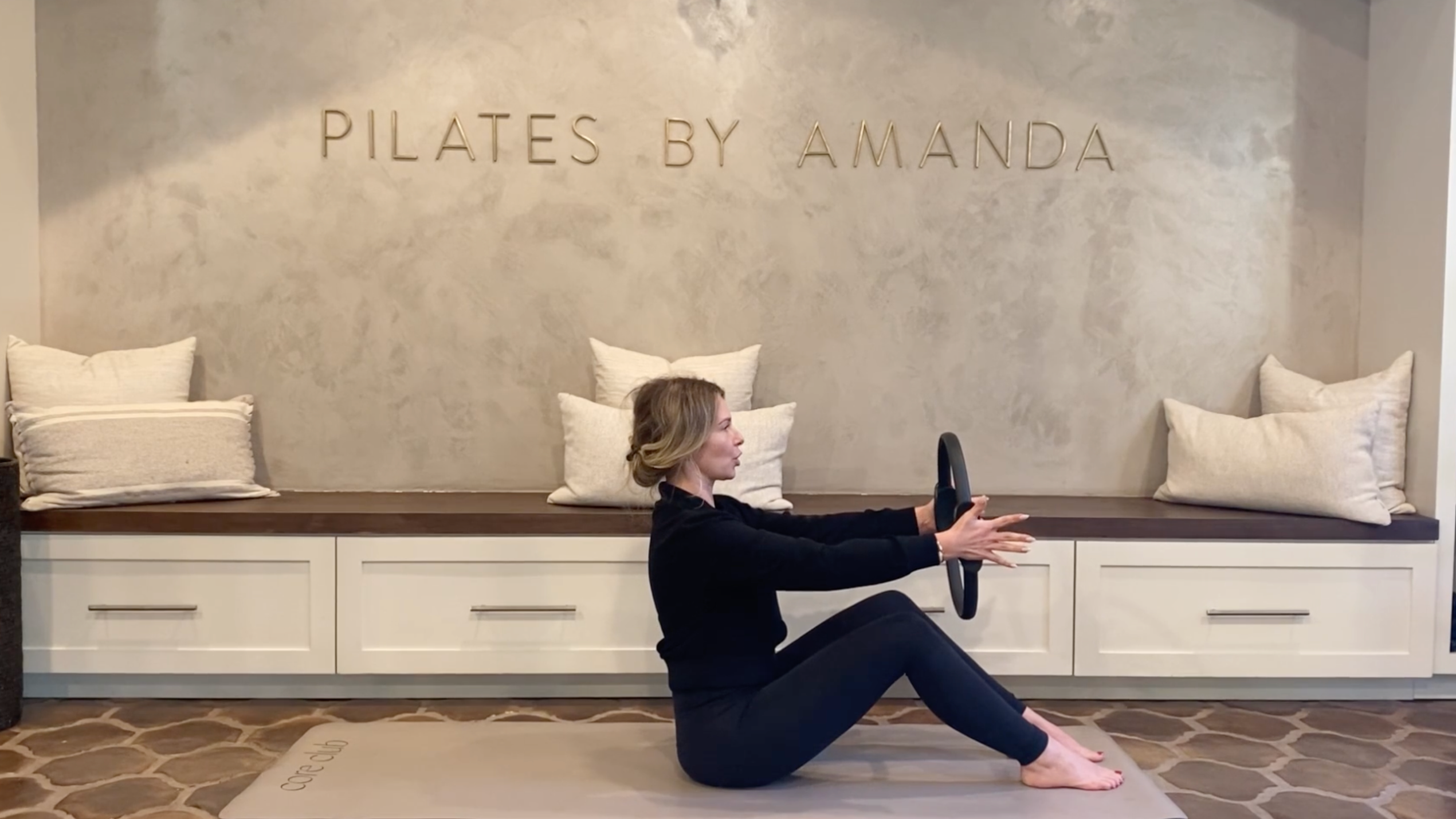 30 Min: Quickie // Abs & Legs // Ring