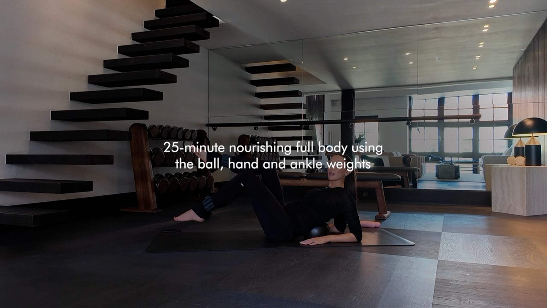 25-minute nourishing full body using the ball, hand and ankle weights