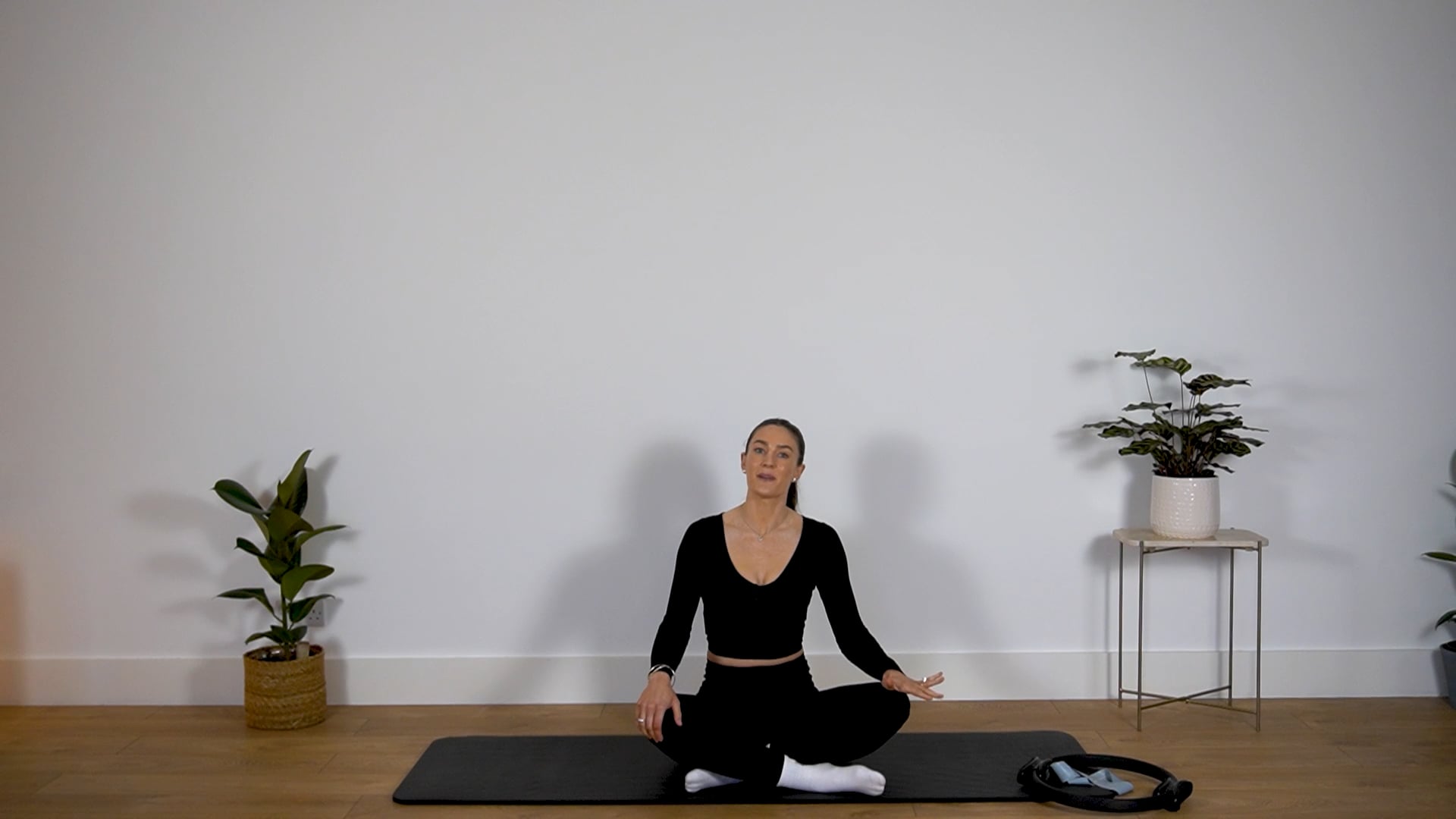 19 Min Lower Body with Circle & Band