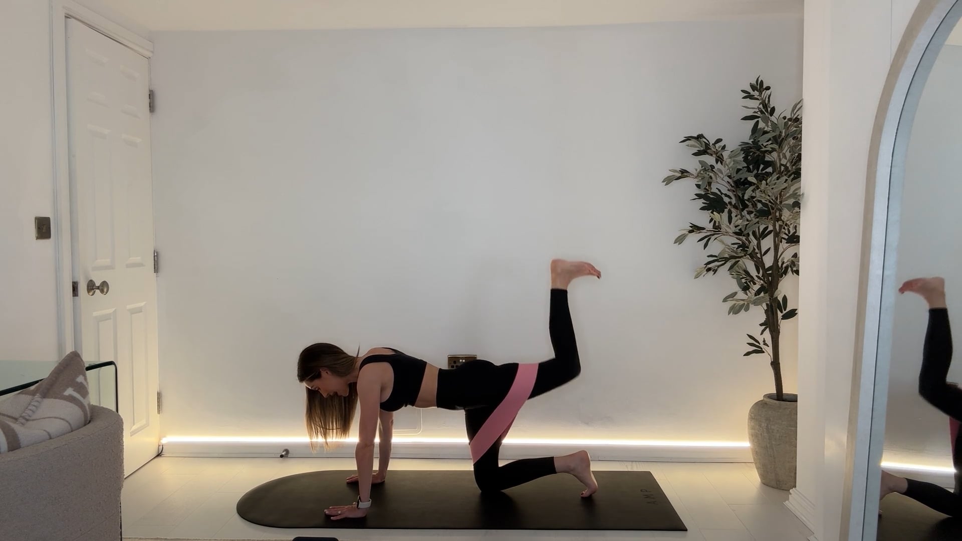 20 min Core, thighs & outer glutes with hand weights & band