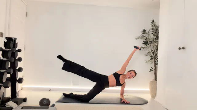 NEW 20 min Core Class with Ball & Han...