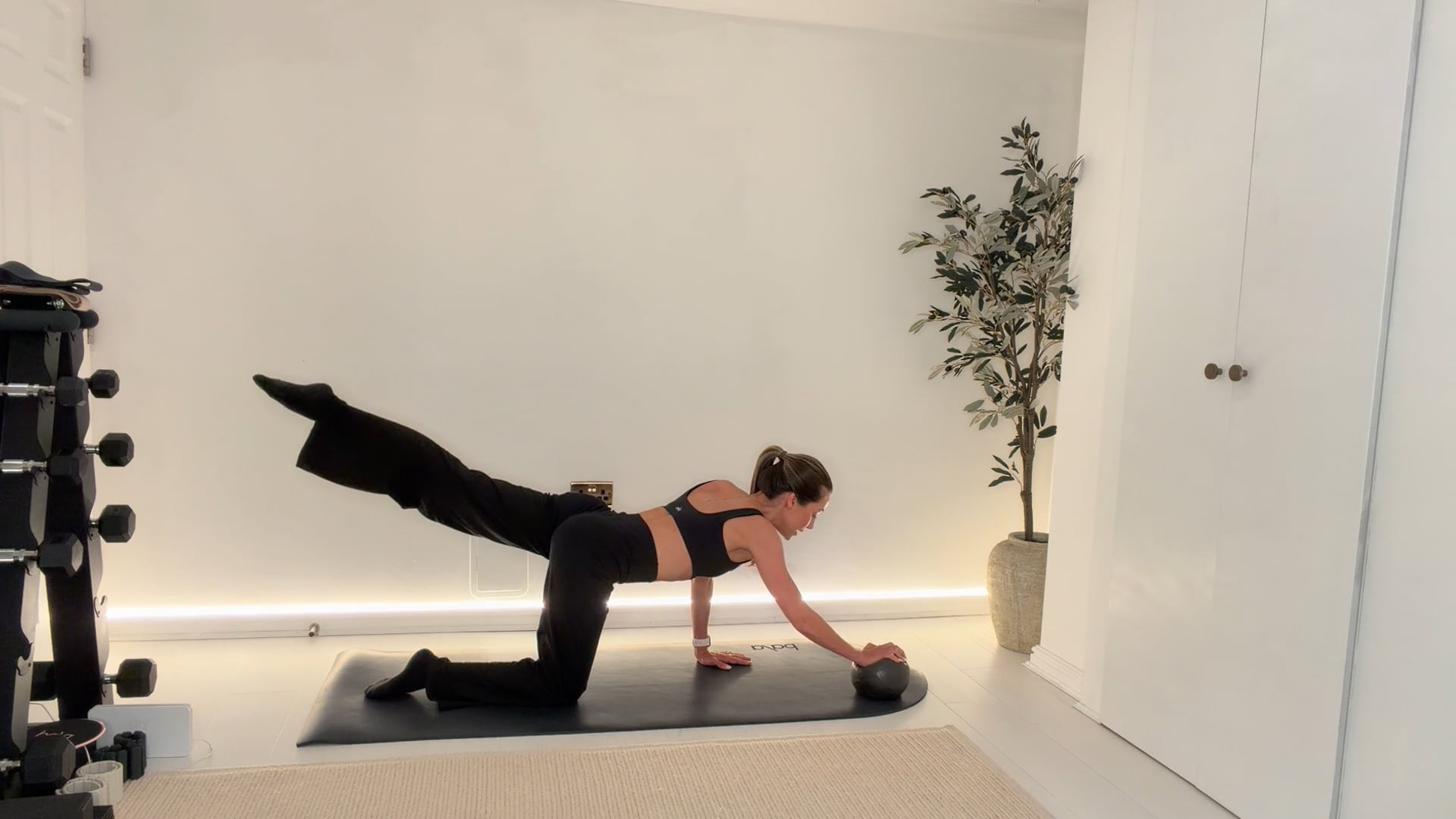 10 min Stabilising Core Strengthen with the Pilates Ball with a side of Glutes