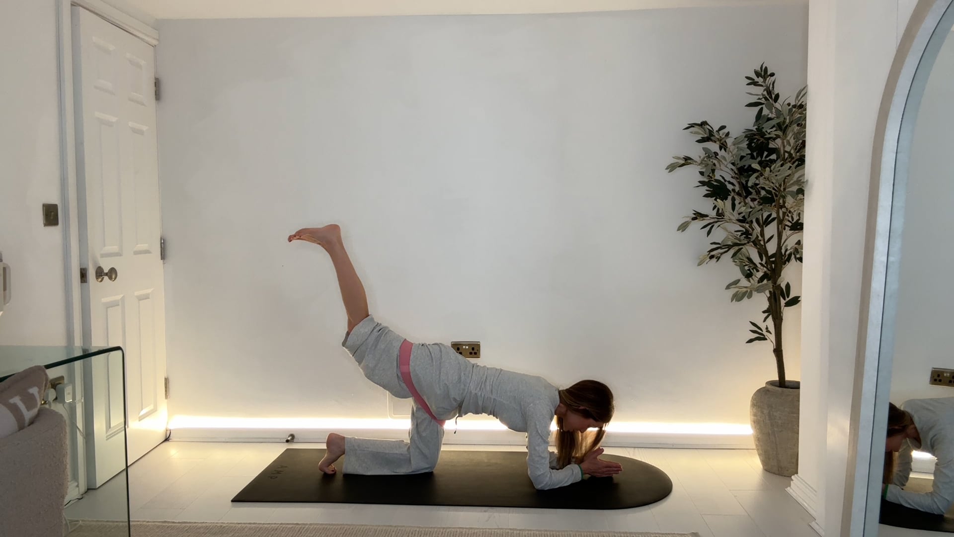 10 min express lower body with resistant band